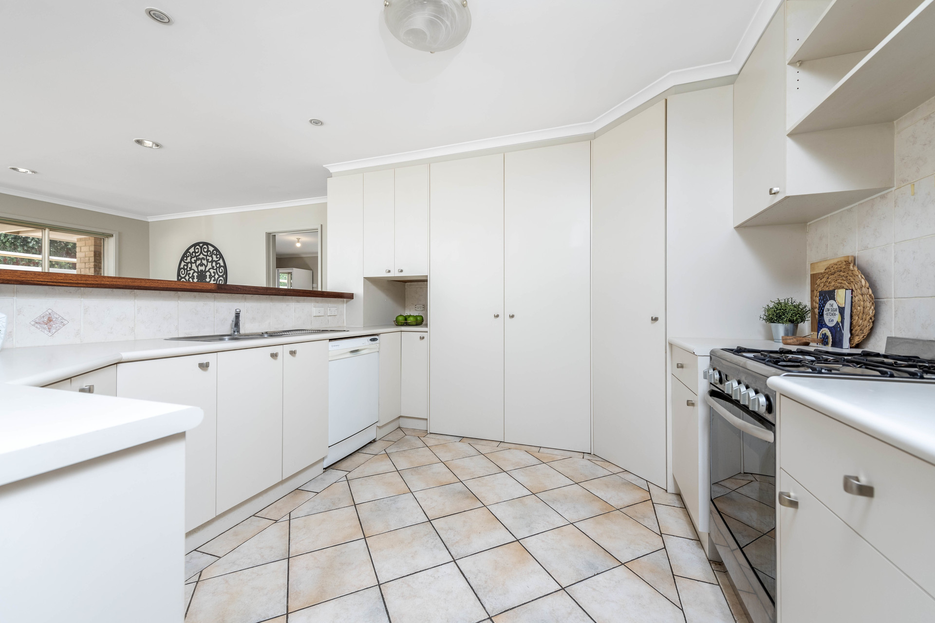 116 Theodore Street, Curtin ACT 2605, Curtin - Thumbnail 4