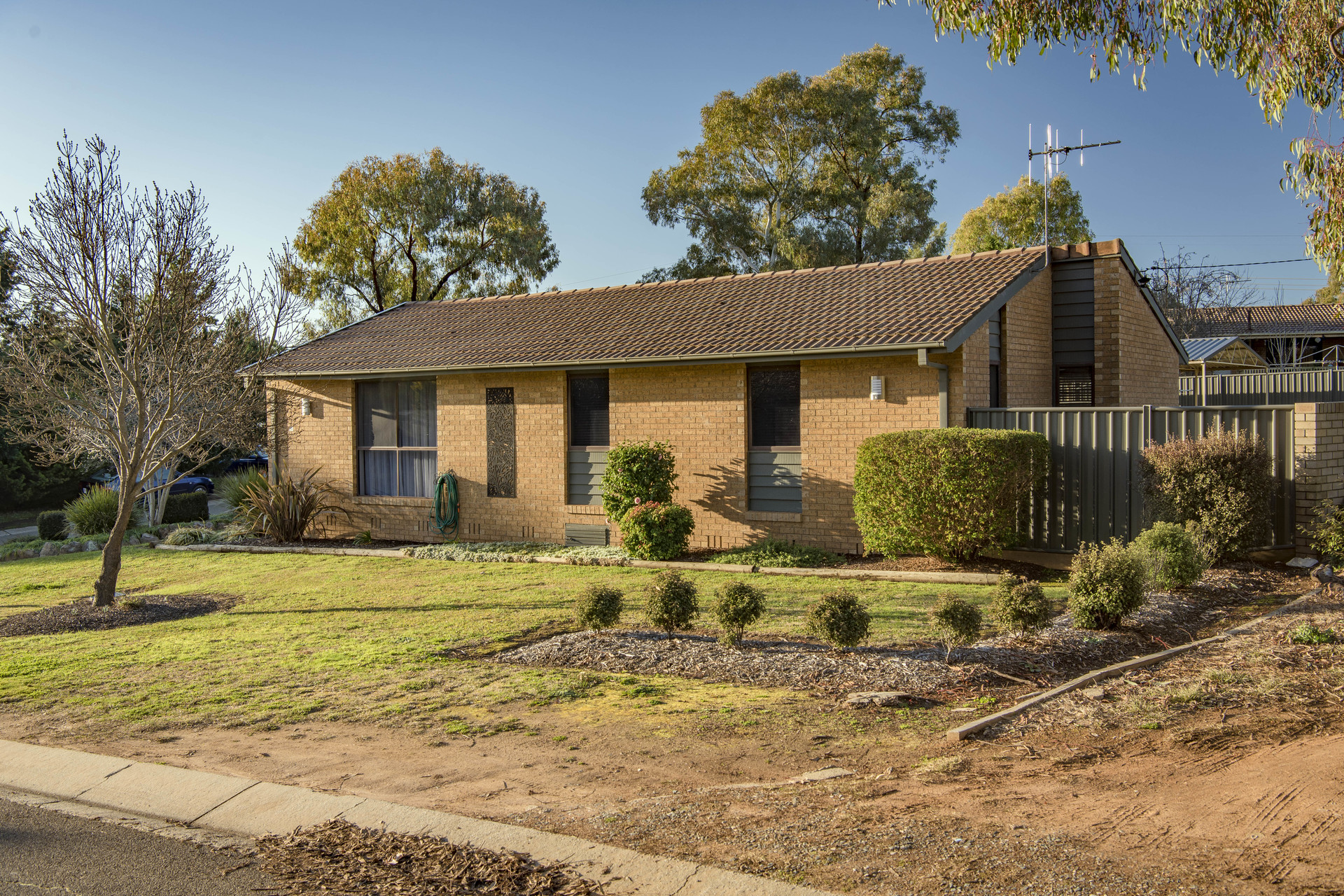 24 Wolff Crescent, Latham ACT 2615, Latham - Thumbnail 2
