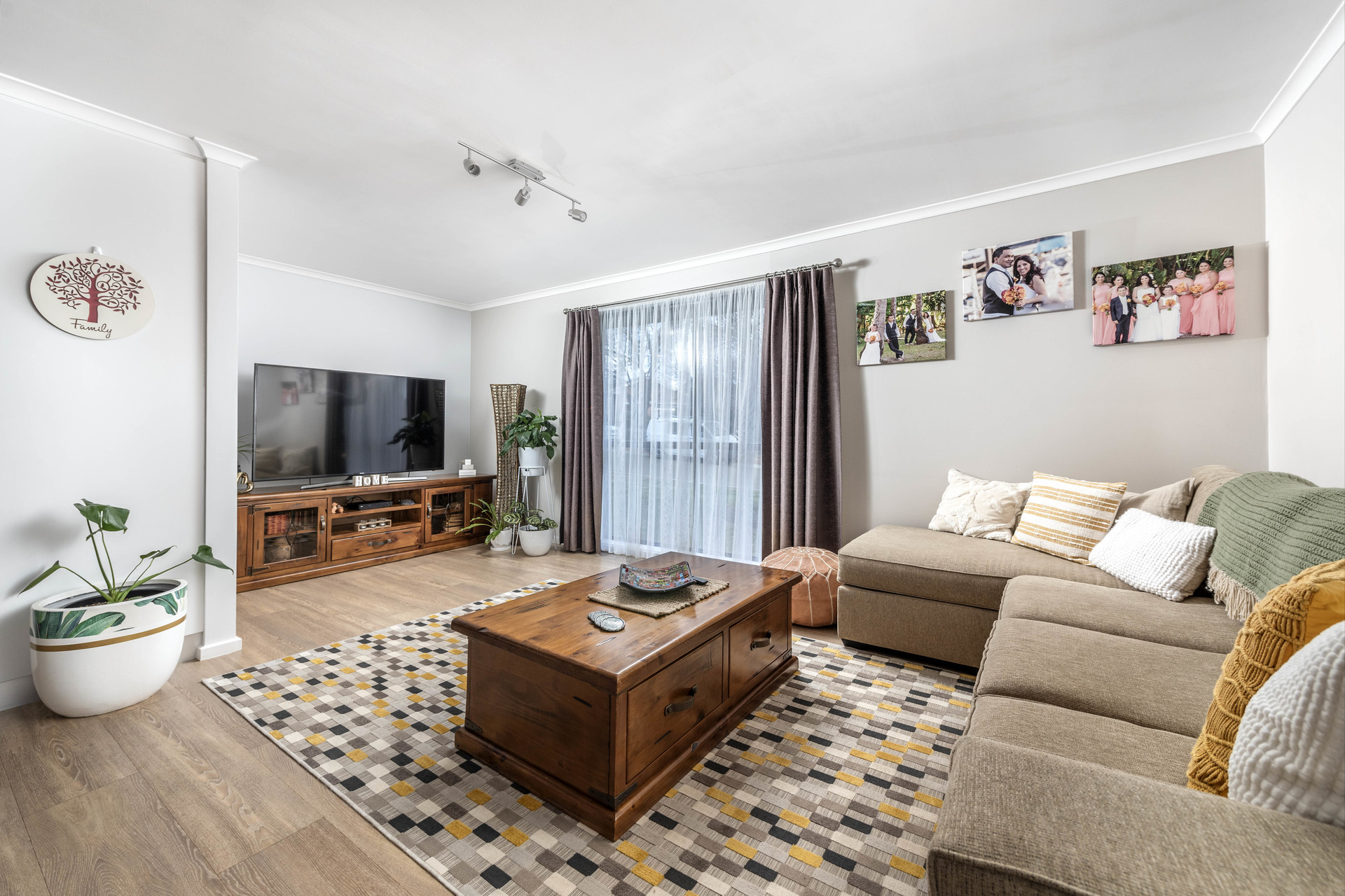 24 Wolff Crescent, Latham ACT 2615, Latham - Thumbnail 7