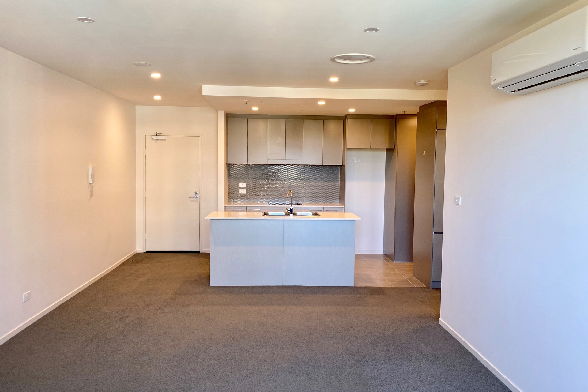 50/7 Irving Street, Phillip ACT 2606, Phillip - Thumbnail 2