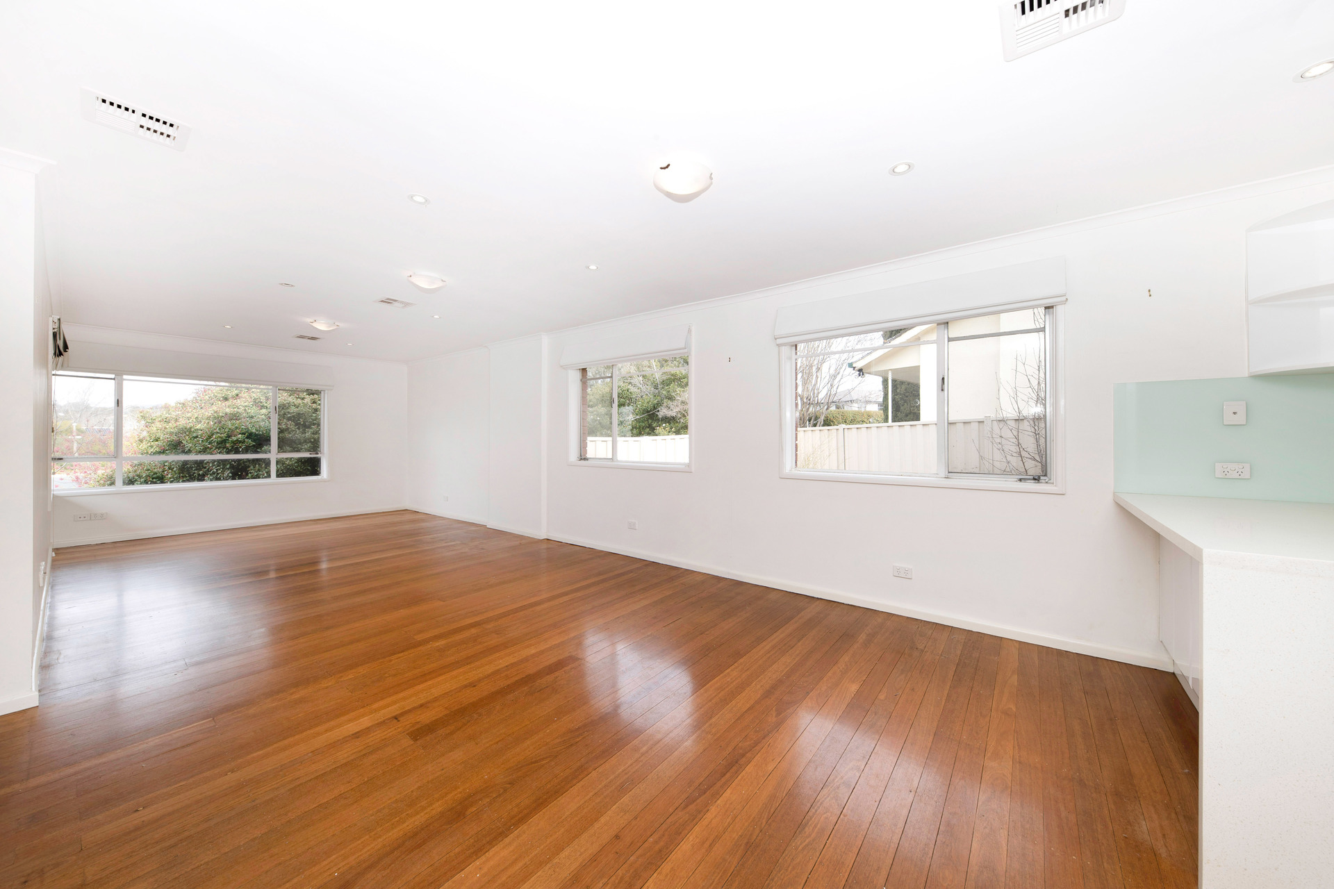 6 Gillies Street, Curtin ACT 2605, Curtin - Thumbnail 2