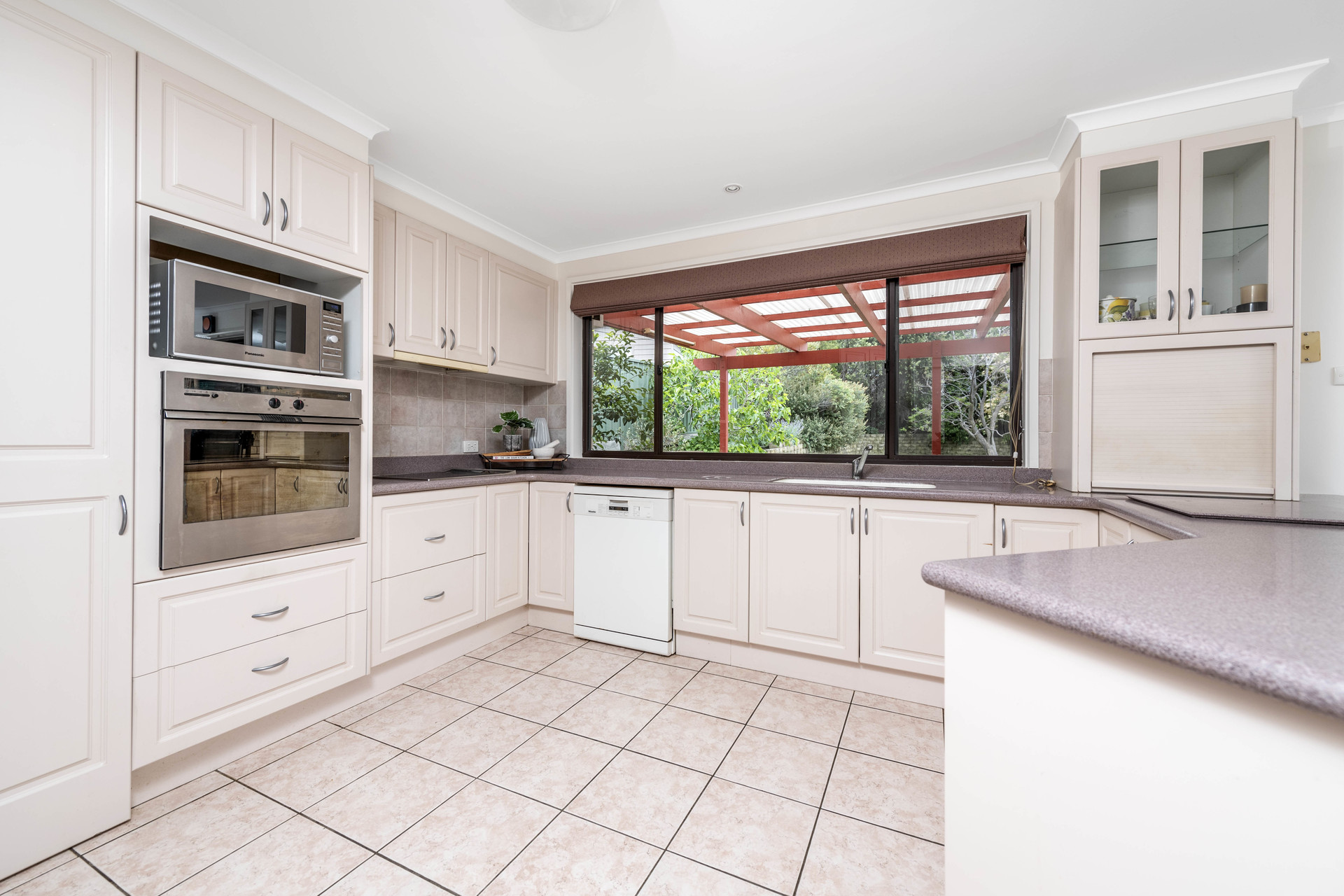 6 Bertram Street, Fadden ACT 2904, Fadden - Thumbnail 4