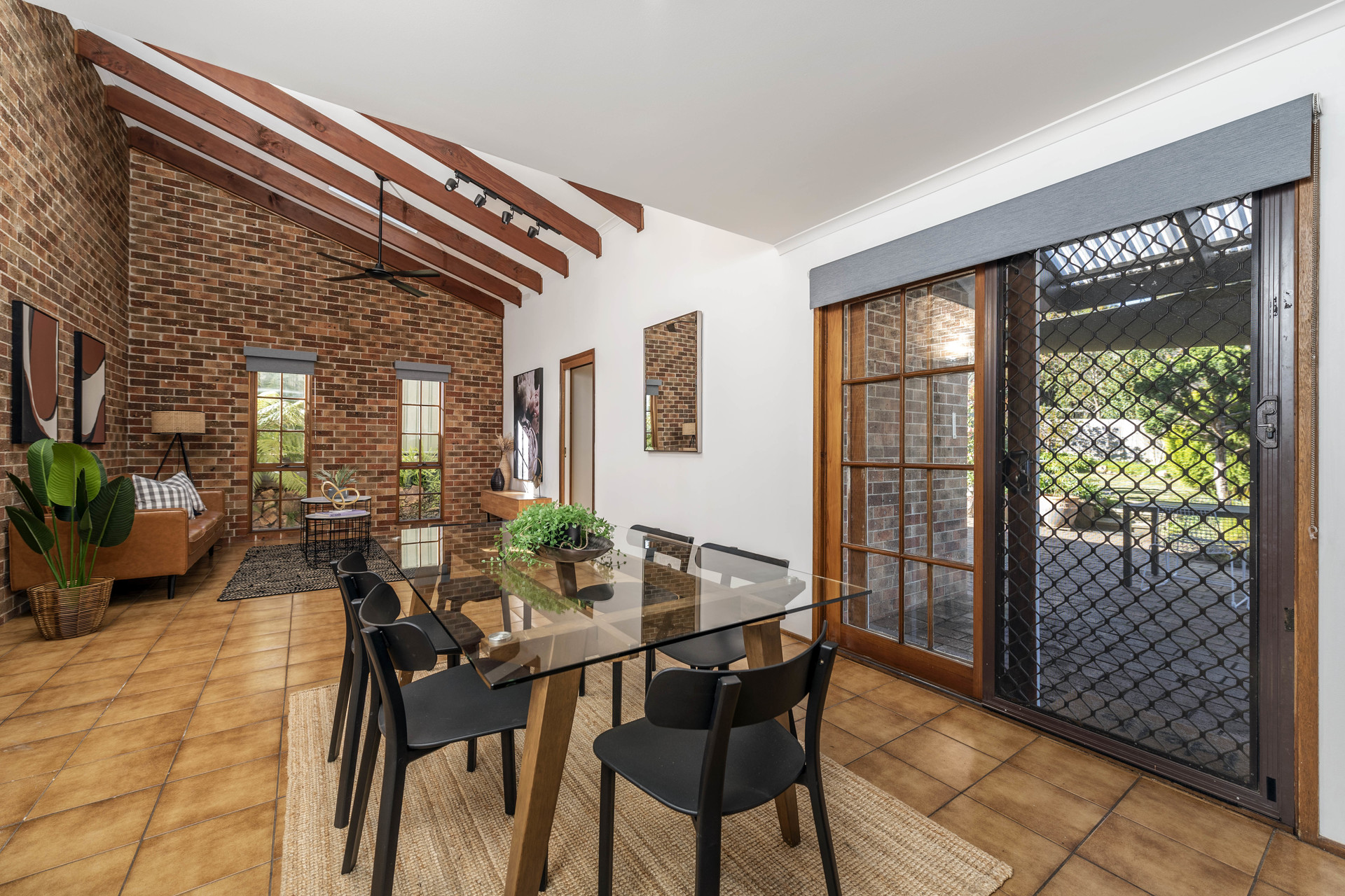 46 Chataway Crescent, Fadden ACT 2904, Fadden - Thumbnail 3