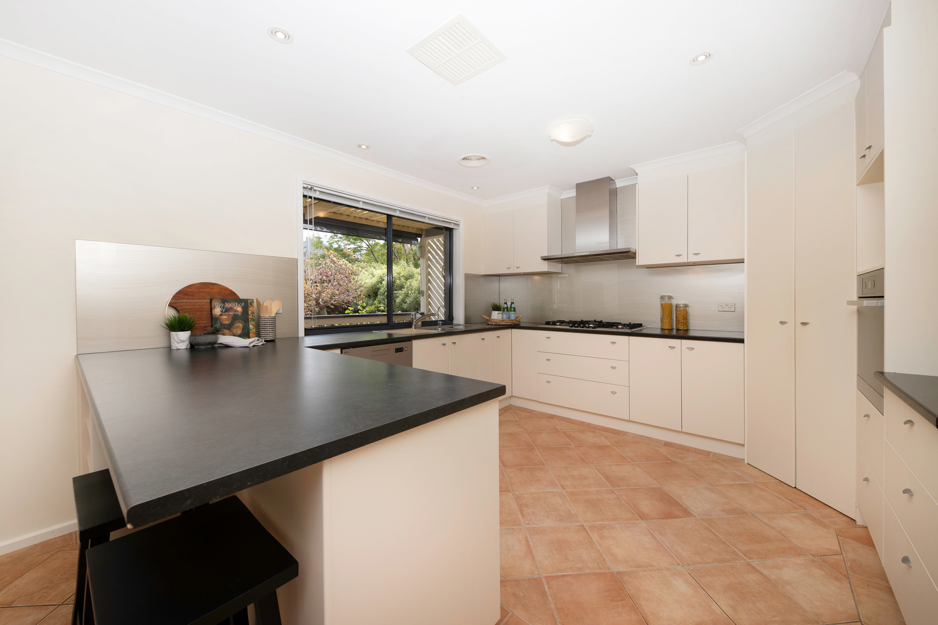 48 Southwell Street, Weetangera ACT 2614, Weetangera - Thumbnail 7