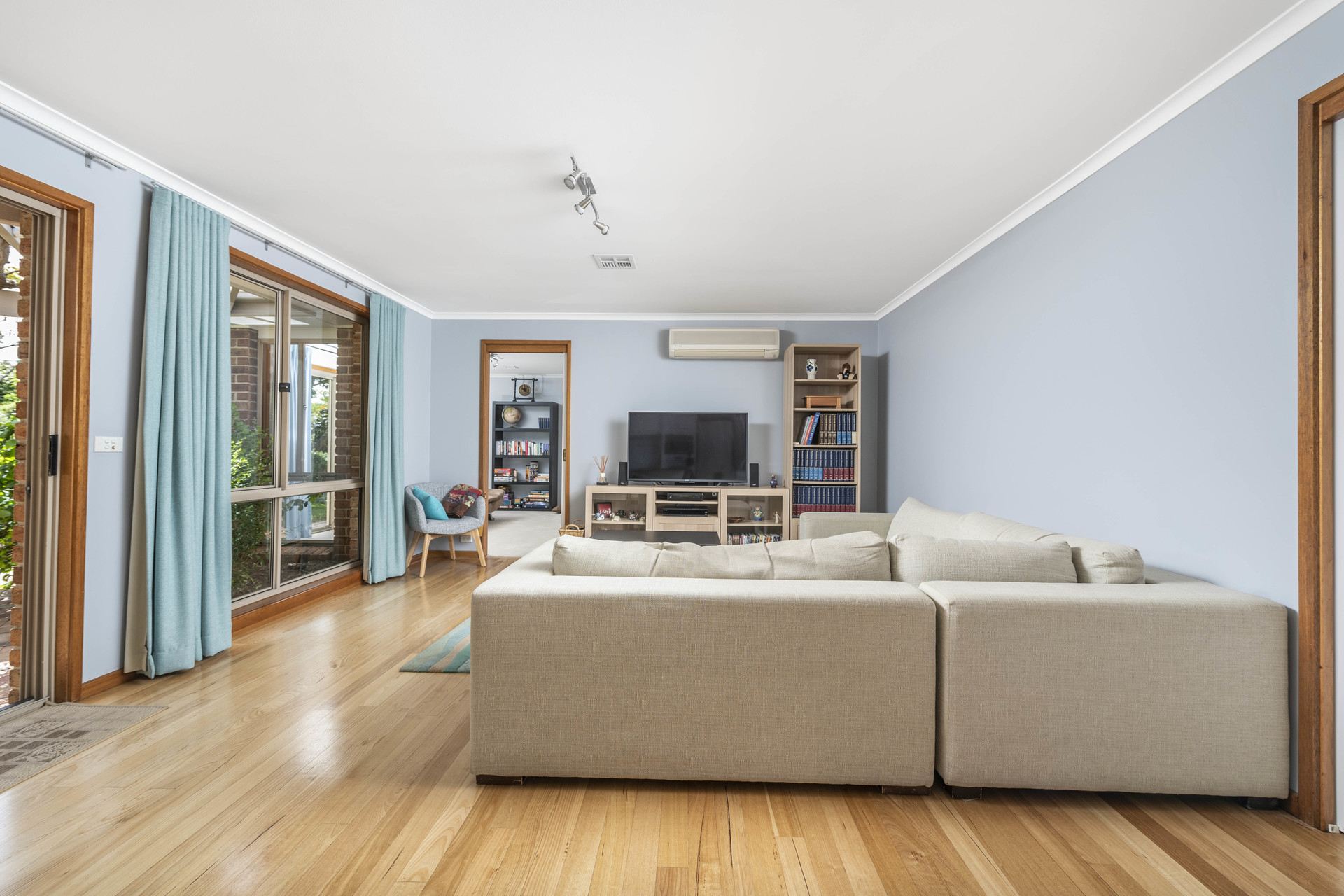 13 Harkness Street, Monash ACT 2904, Monash - Thumbnail 6