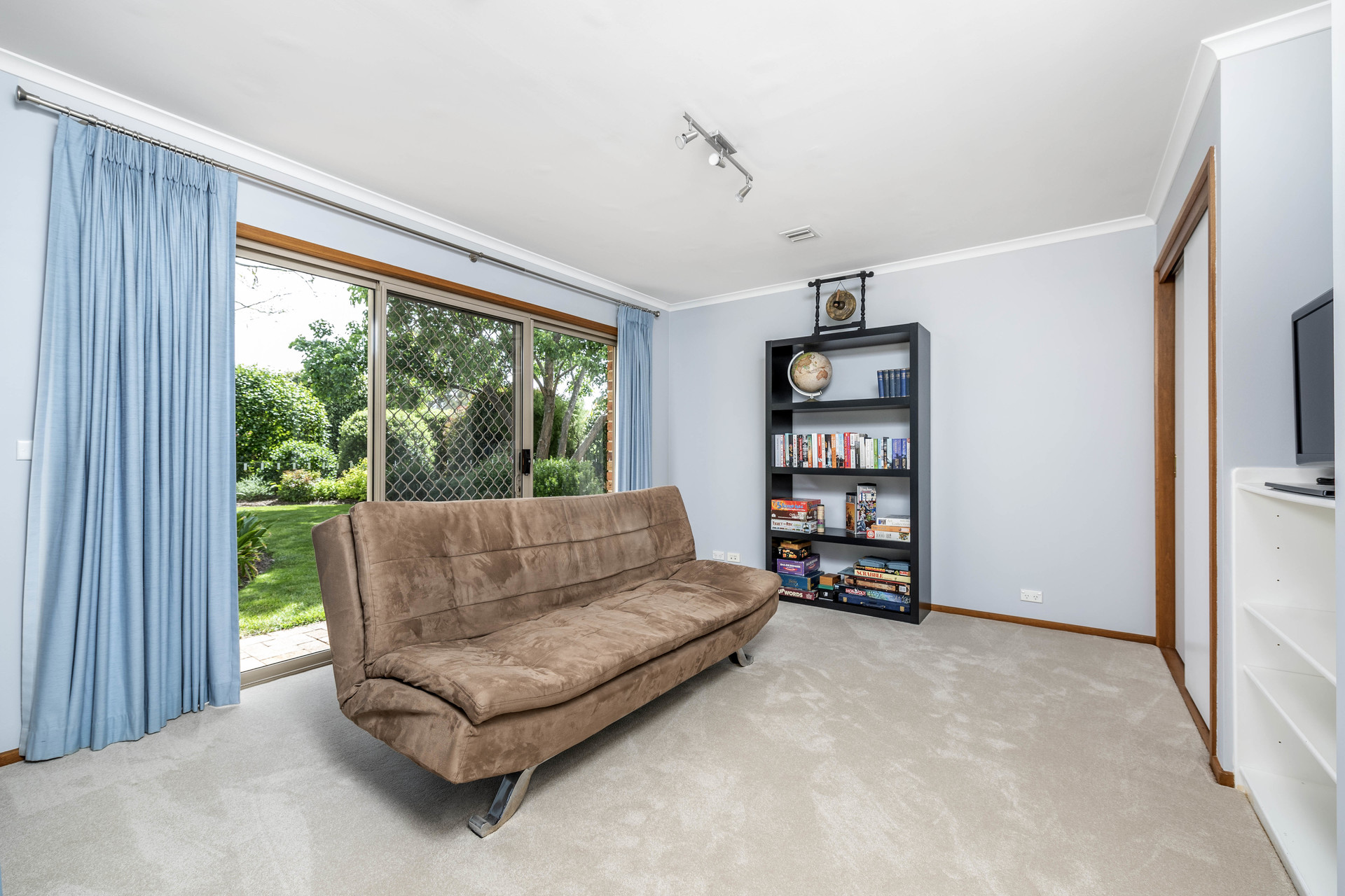 13 Harkness Street, Monash ACT 2904, Monash - Thumbnail 7