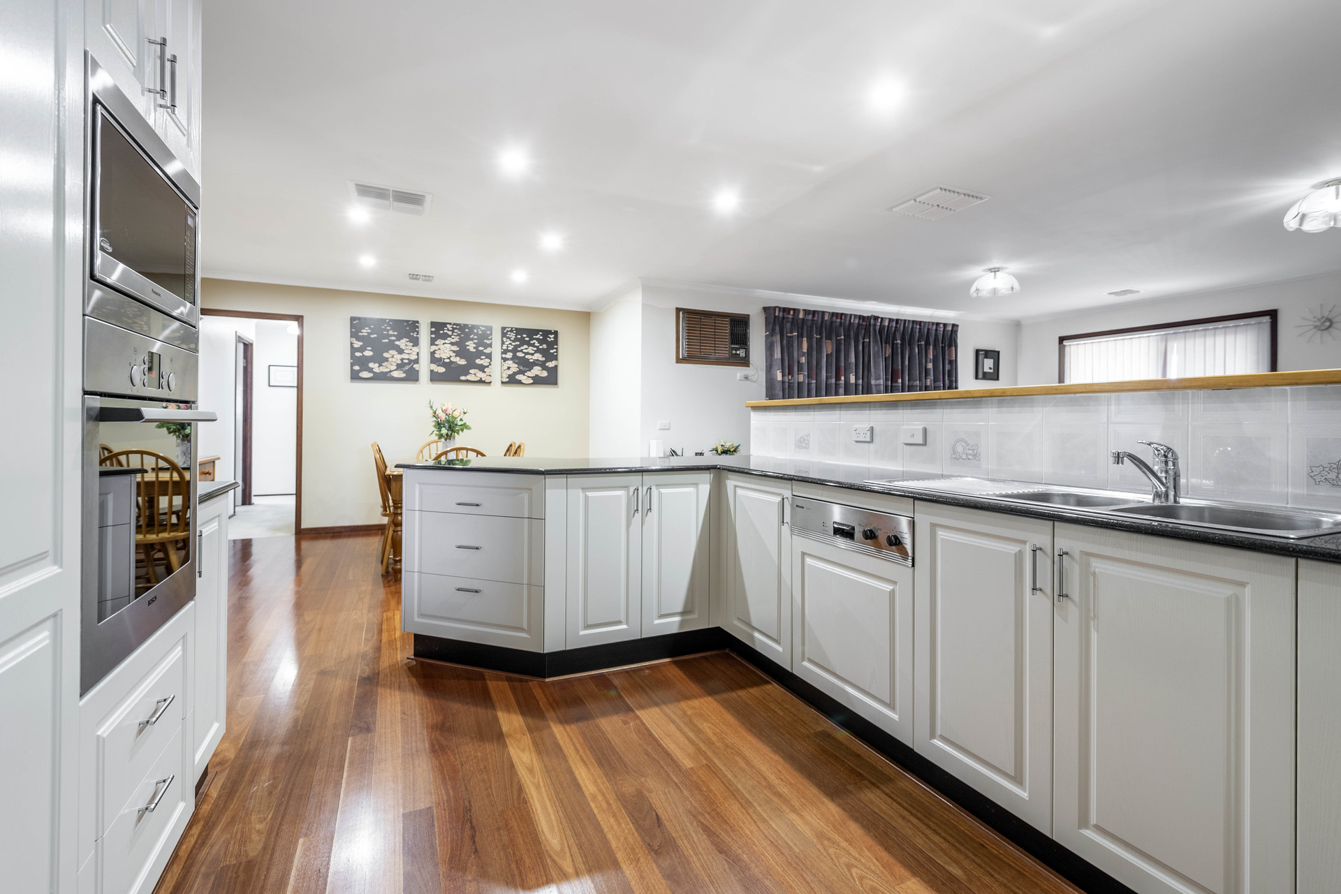 1 Bow Place, Fadden ACT 2904, Fadden - Thumbnail 4