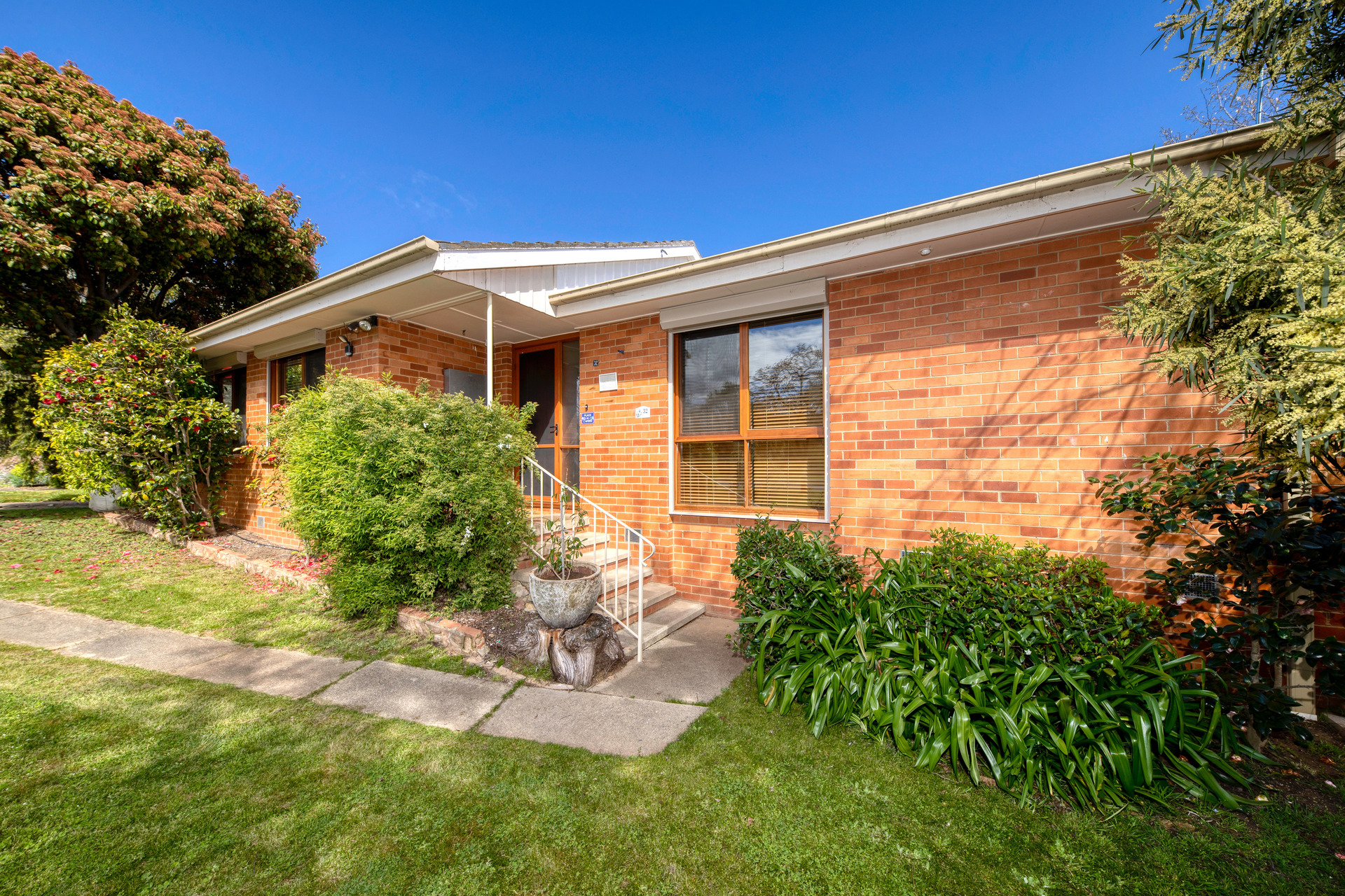 32 Gillies Street, Curtin ACT 2605, Curtin - Thumbnail 2
