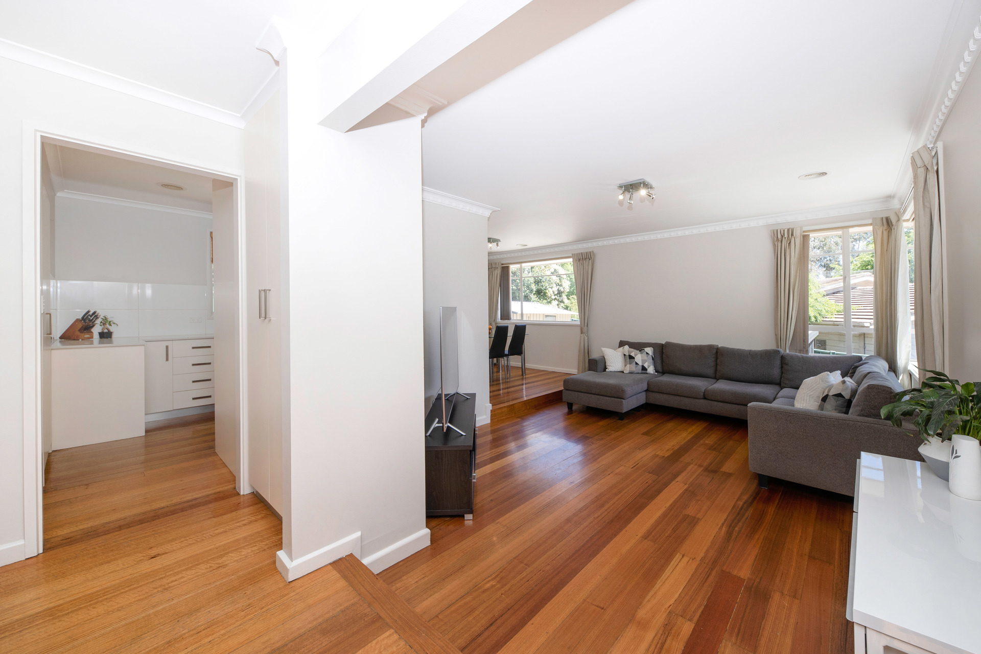 12 Spafford Crescent, Farrer ACT 2607, Farrer - Thumbnail 2