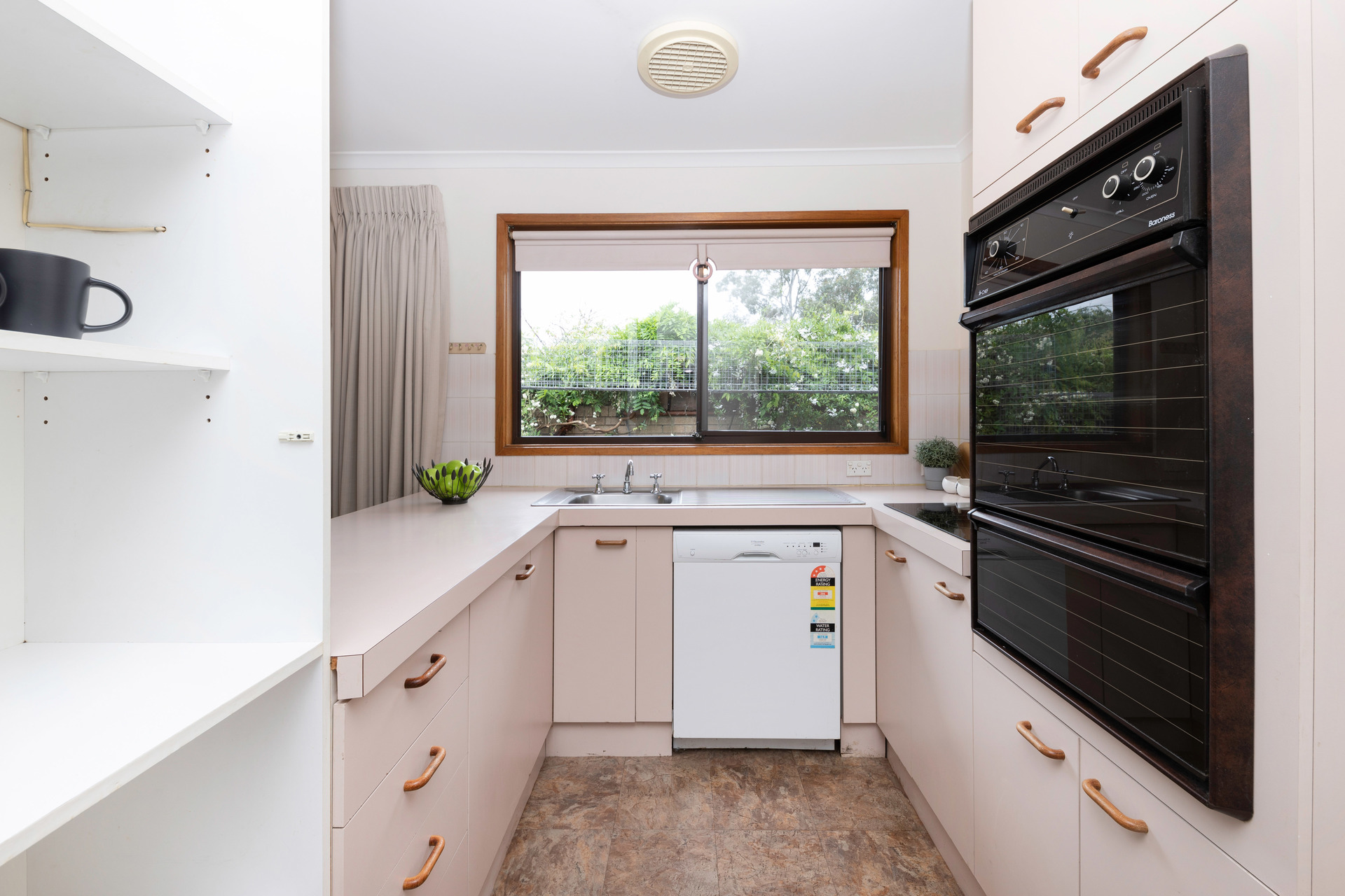 4 Kemp Close, Swinger Hill ACT 2606, Phillip - Thumbnail 7