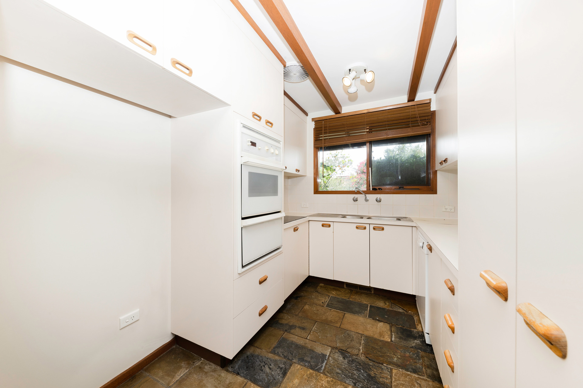 74 Namatjira Drive, Stirling ACT 2611, Stirling - Thumbnail 8