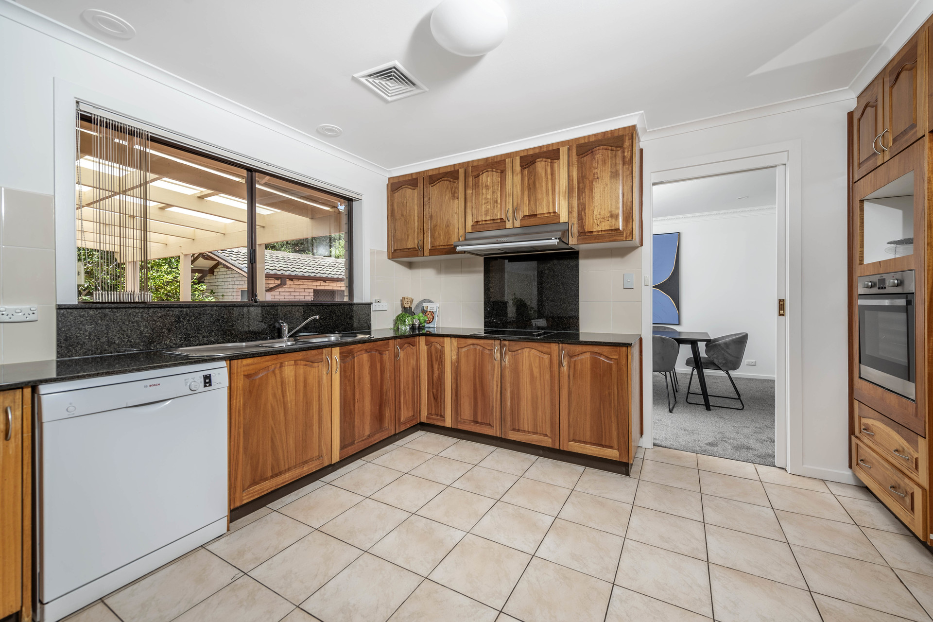 210 Bugden Avenue, Fadden ACT 2904, Fadden - Thumbnail 3