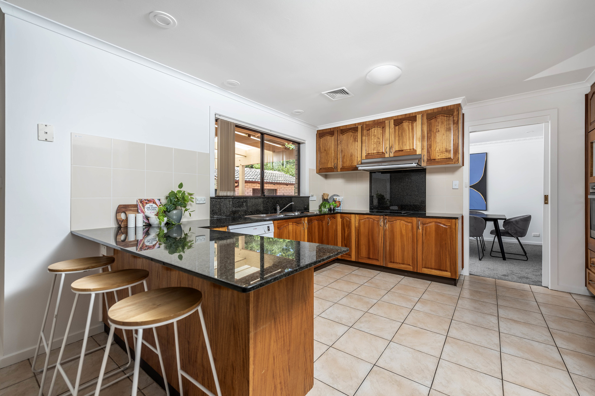 210 Bugden Avenue, Fadden ACT 2904, Fadden - Thumbnail 6