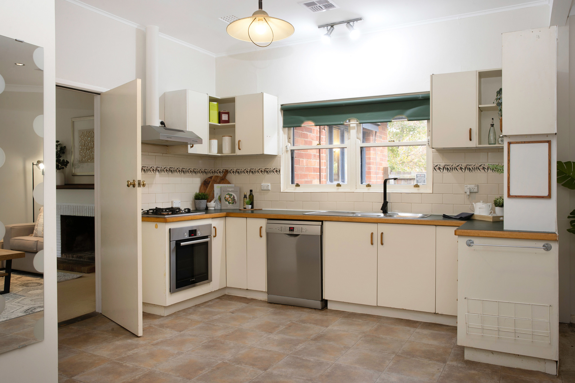 54 McKinlay Street, Narrabundah ACT 2604, Narrabundah - Thumbnail 7