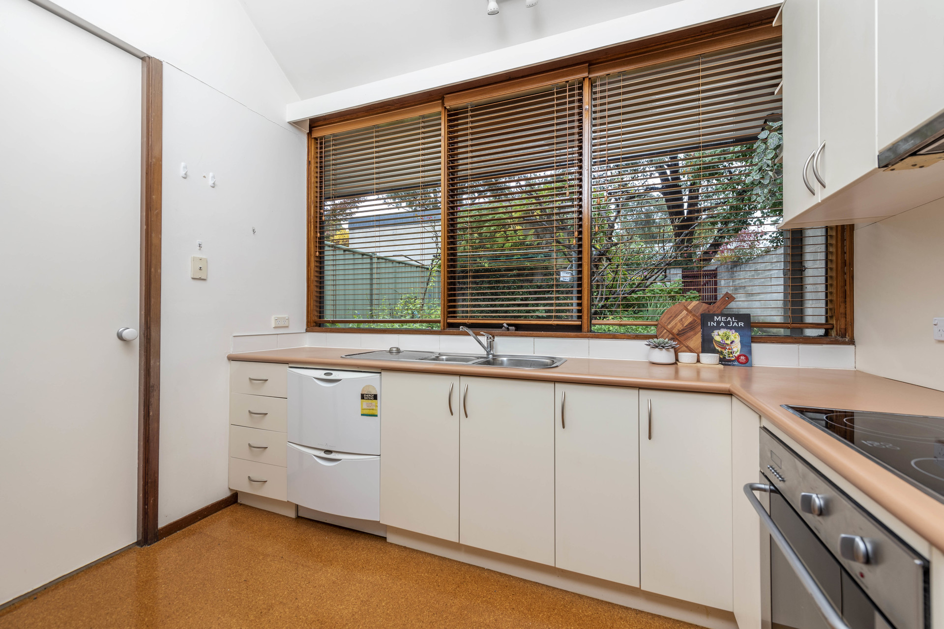 51 MacLachlan Street, Holder ACT 2611, Holder - Thumbnail 8