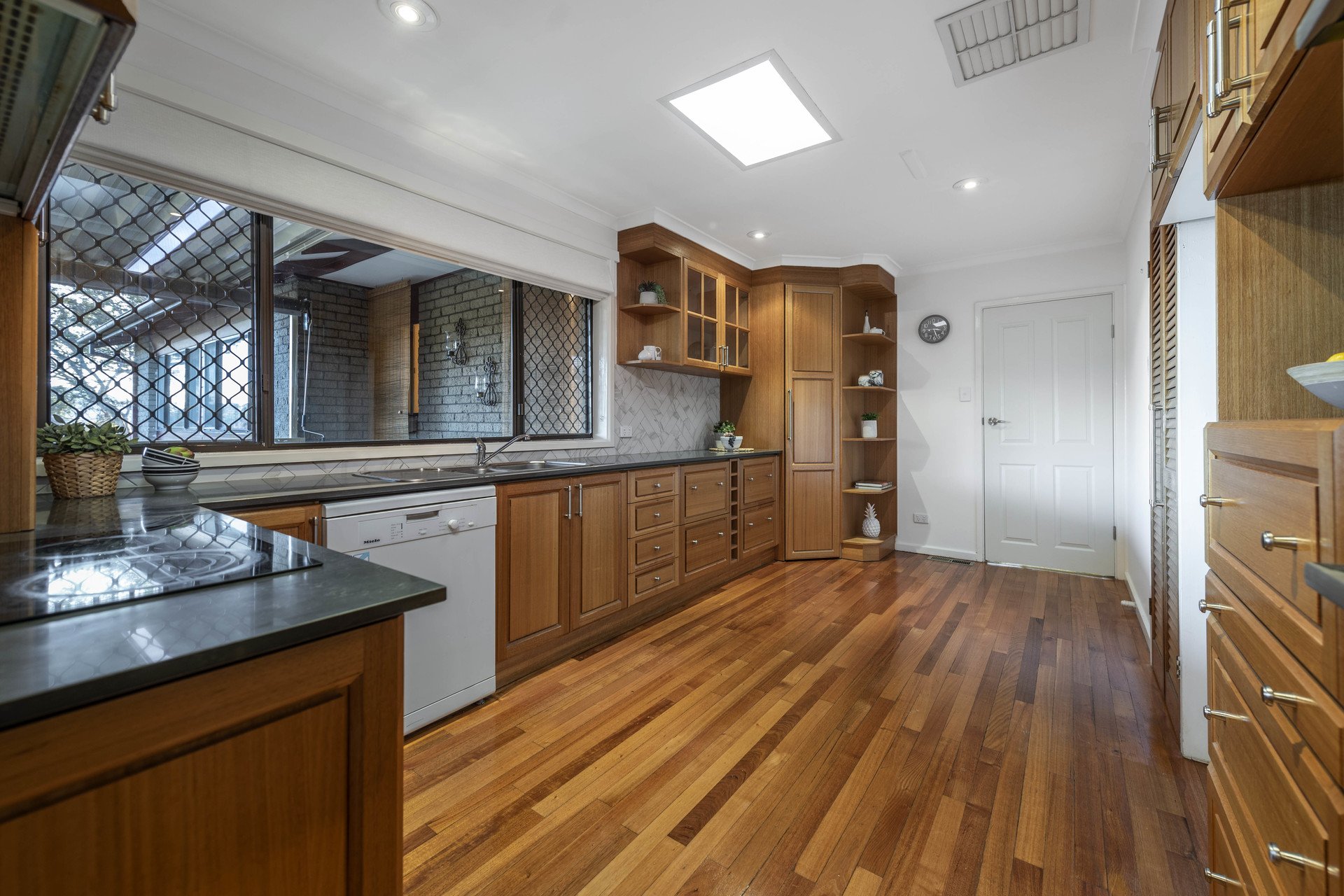 54 Hawkesbury Crescent, Farrer ACT 2607, Farrer - Thumbnail 6