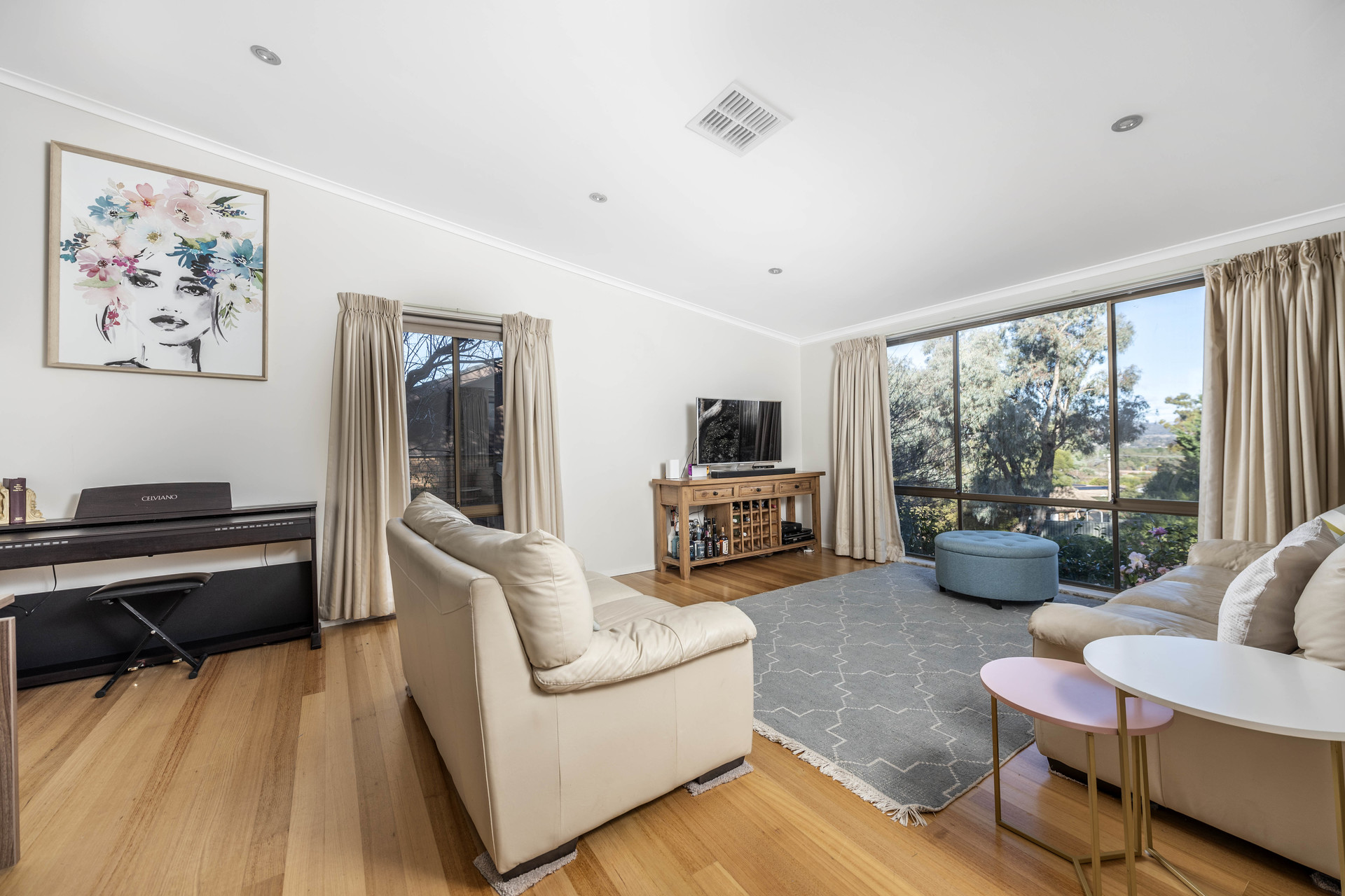 6 Crampton Place, Fadden ACT 2904, Fadden - Thumbnail 3