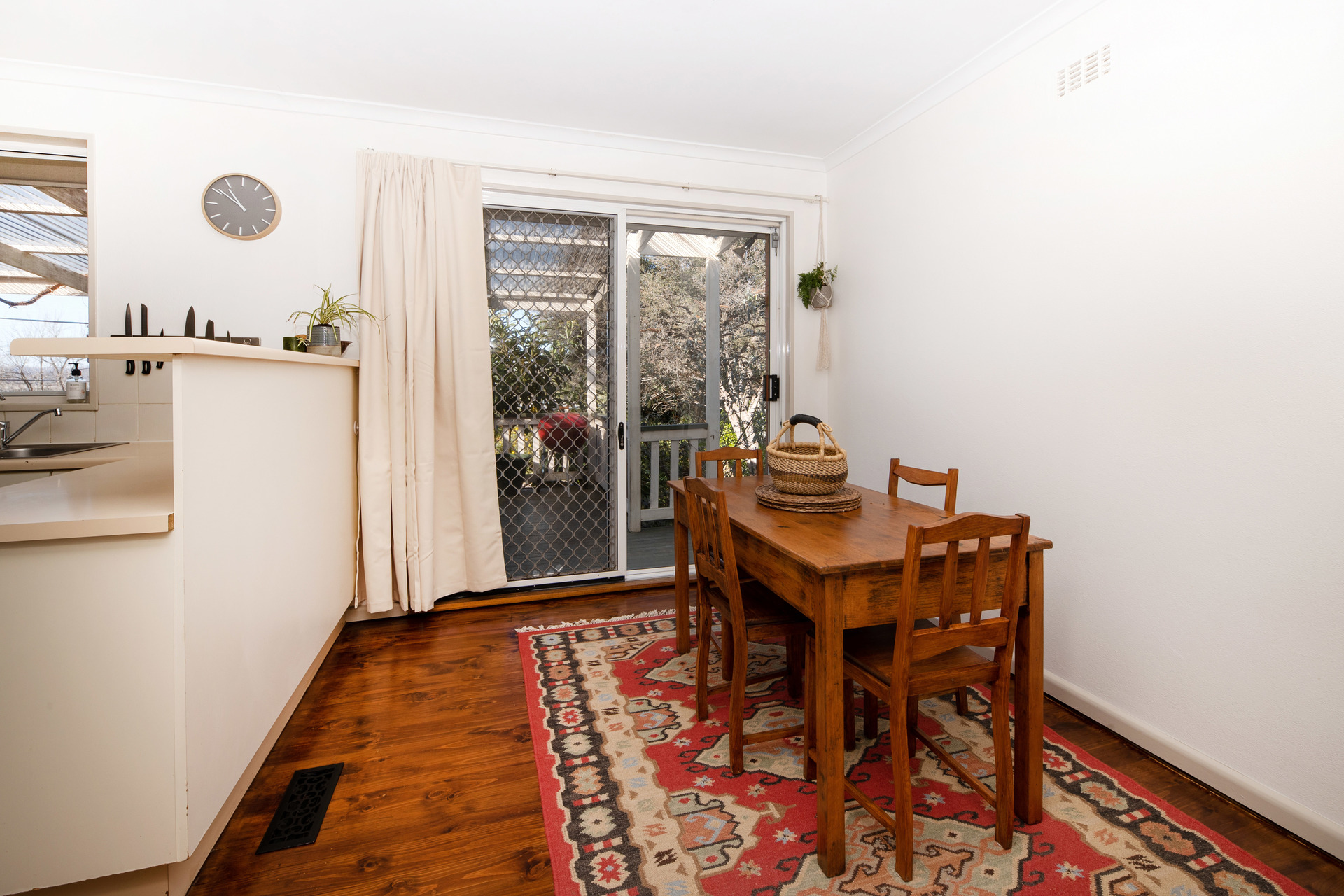 37 Carnegie Crescent, Narrabundah ACT 2604, Narrabundah - Thumbnail 4