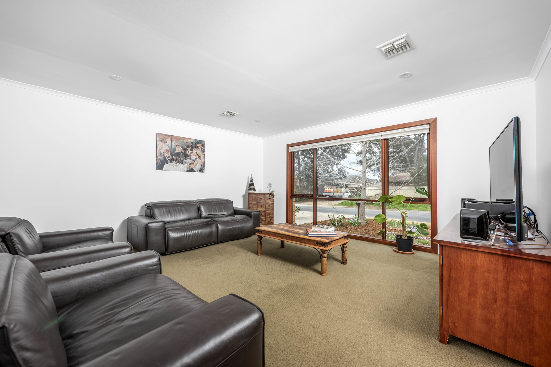 1 McLellan Place, Wanniassa ACT 2903, Wanniassa - Thumbnail 2