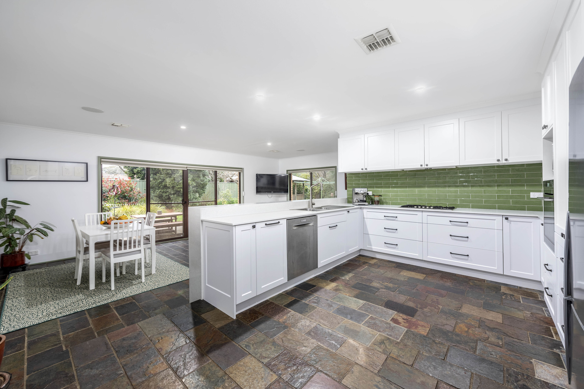 1 McLellan Place, Wanniassa ACT 2903, Wanniassa - Thumbnail 3