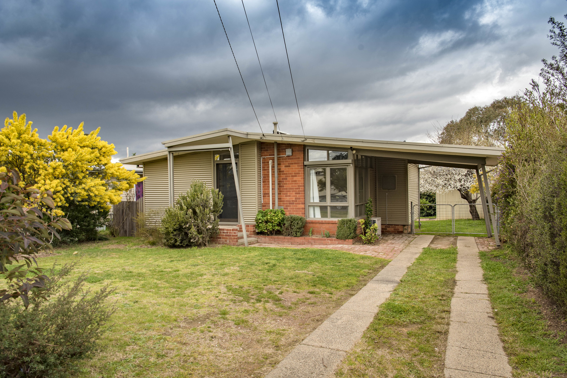 16 Bangalay Street, Queanbeyan NSW 2620 Hayman Partners