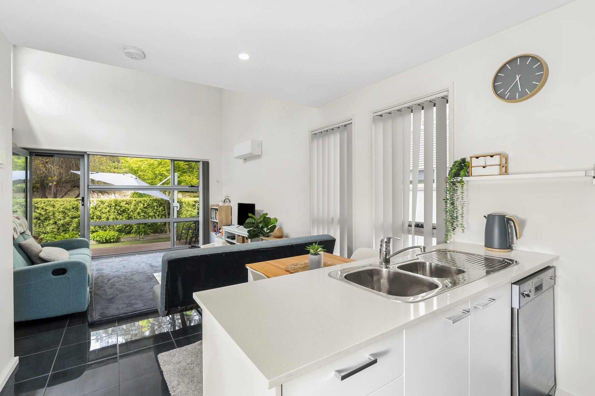 4/25 Macrobertson Street, Mawson ACT 2607, Mawson - Thumbnail 2