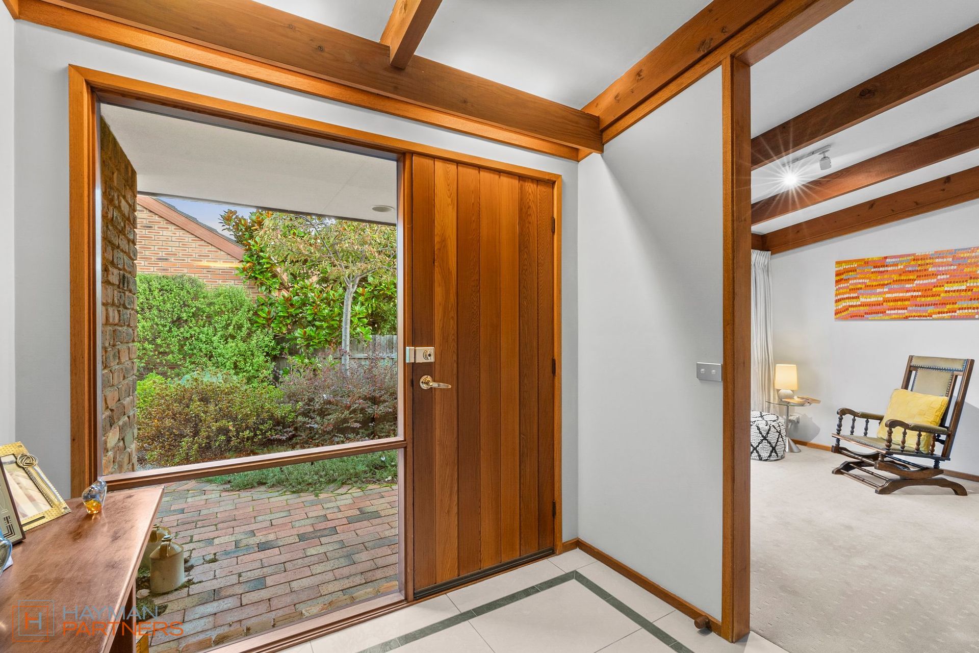 6 Ogden Close, Fadden ACT 2904, Fadden - Thumbnail 2