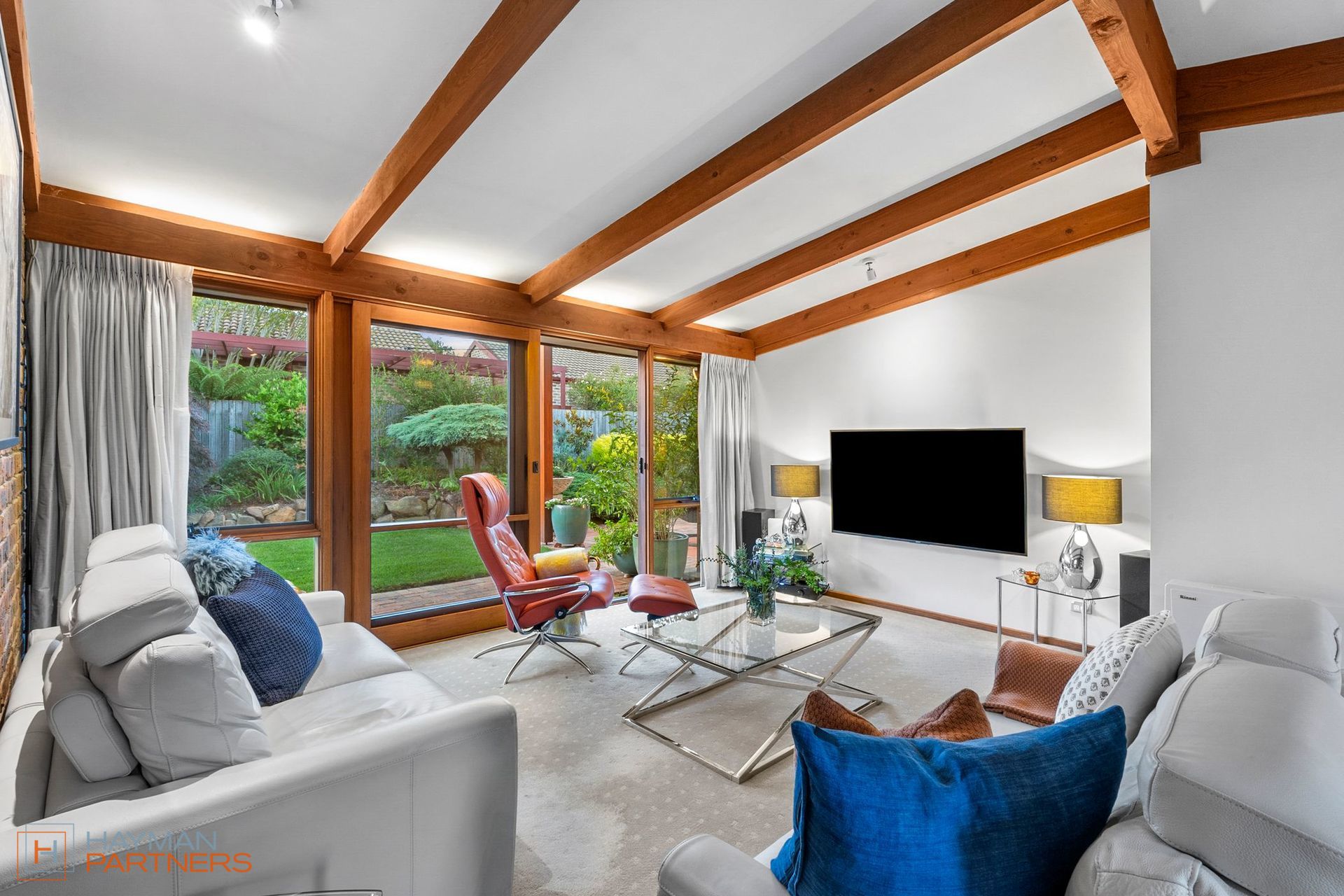 6 Ogden Close, Fadden ACT 2904, Fadden - Thumbnail 3
