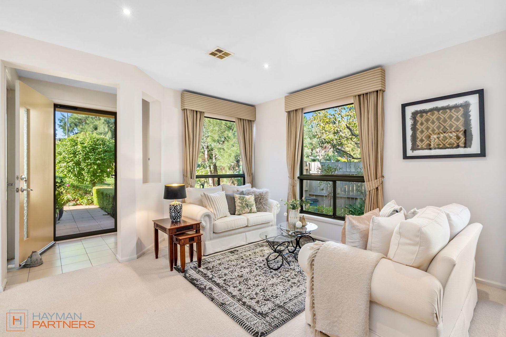 1/5 Foxton Crescent, Fadden ACT 2904, Fadden - Thumbnail 2