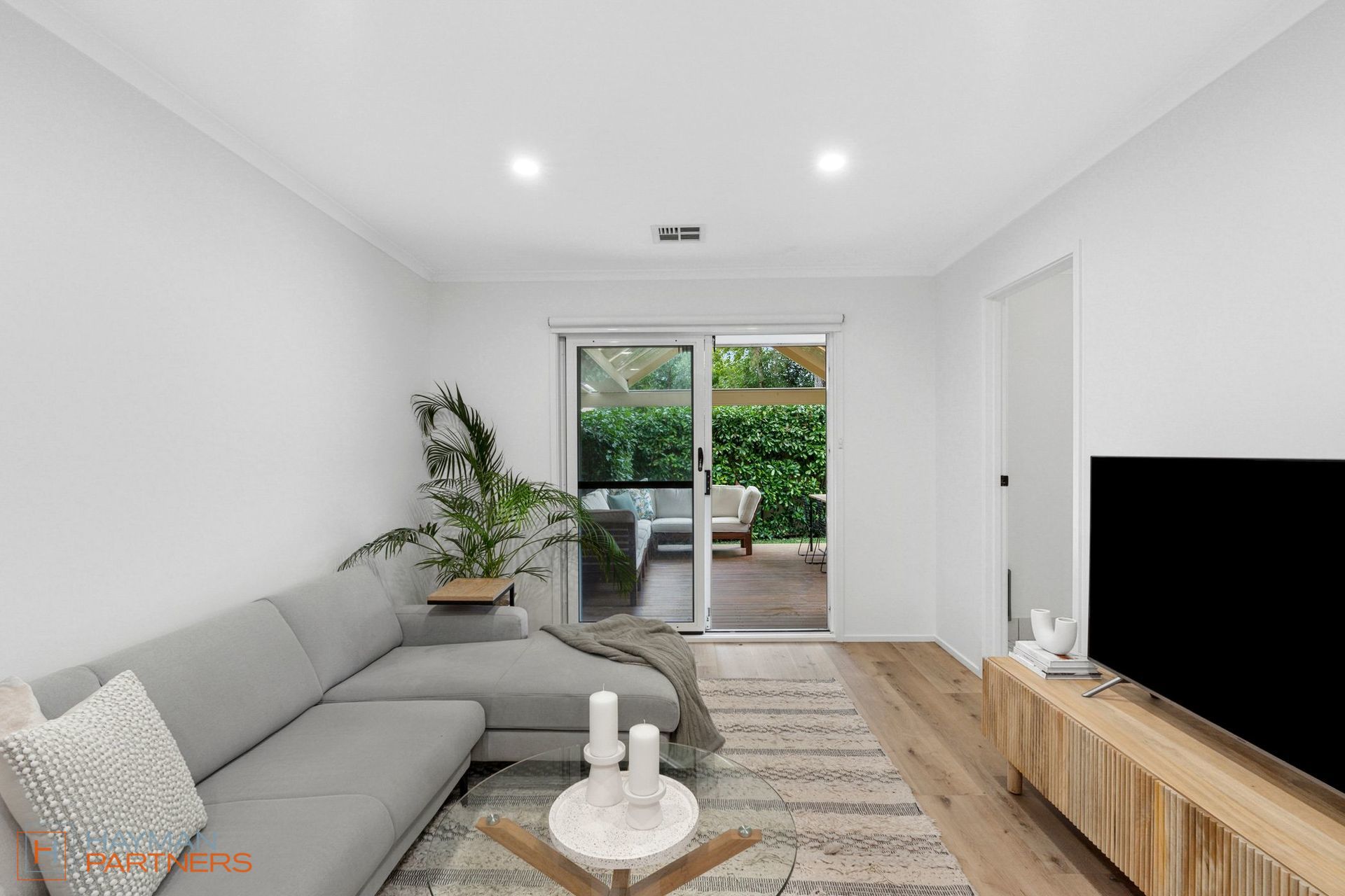 6 Edney Place, Isaacs ACT 2607, Isaacs - Thumbnail 2
