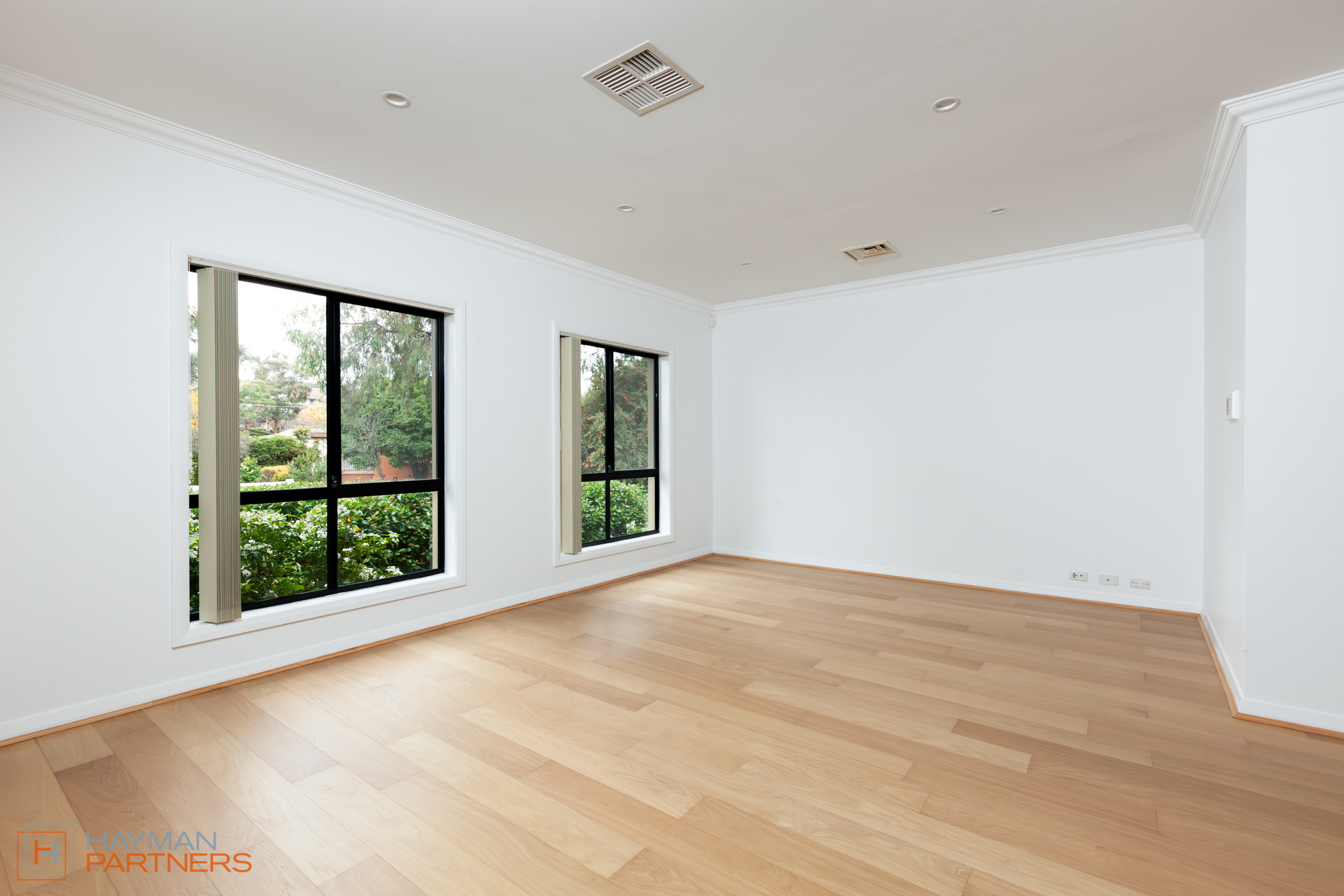 8 Esson Place, Garran ACT 2605, Garran - Thumbnail 2