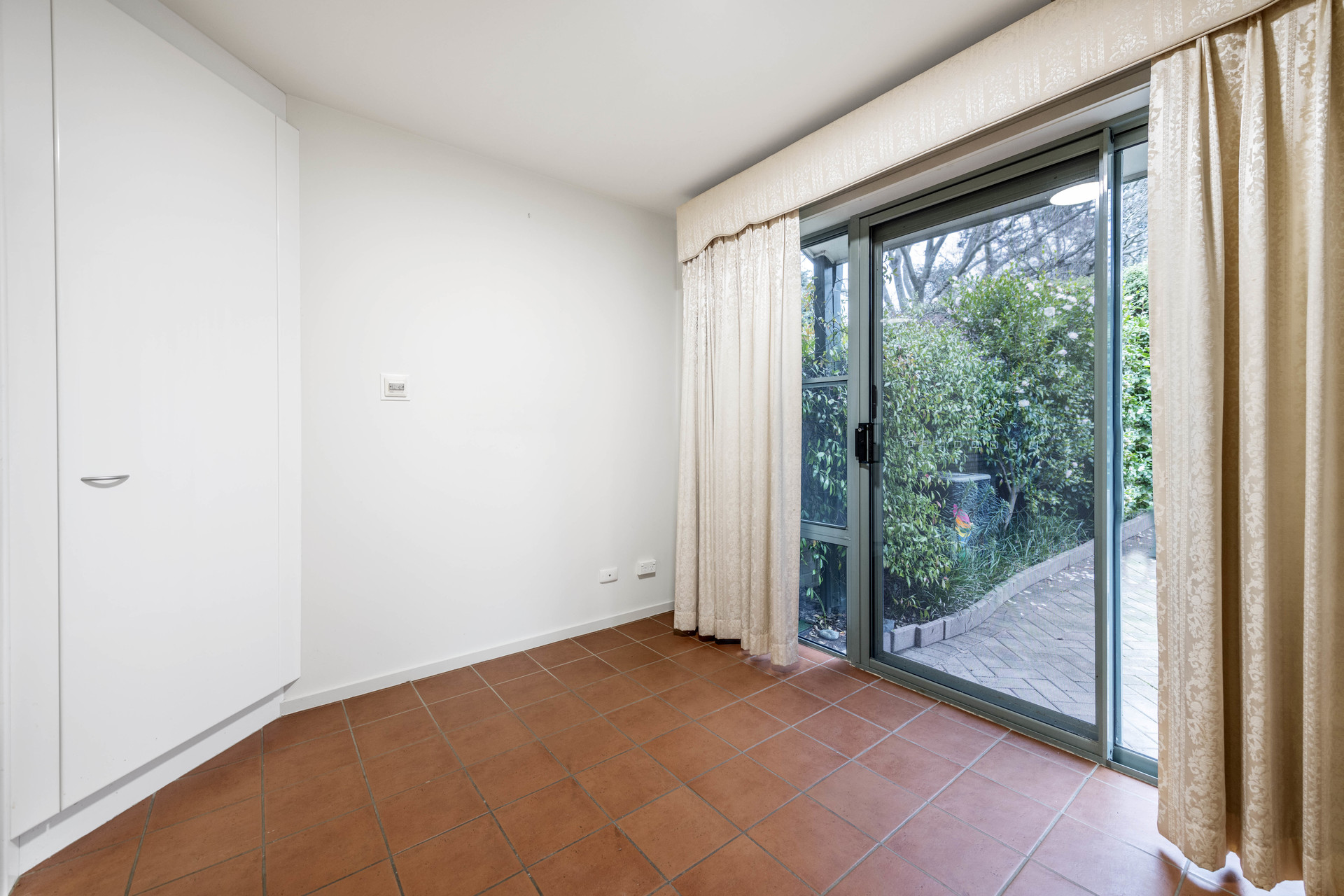 2/4 Hooker Street, Yarralumla ACT 2600, Yarralumla - Thumbnail 8