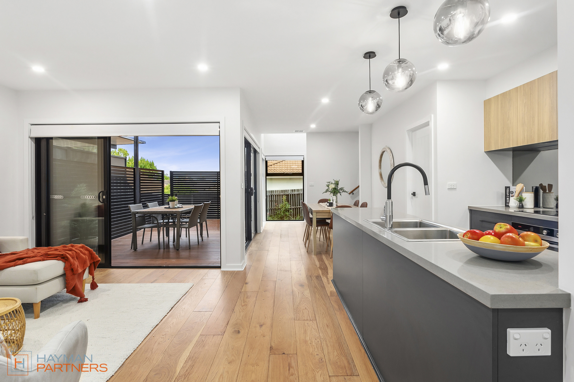 2/10 Pollock Street, Chifley ACT 2606, Chifley - Thumbnail 2