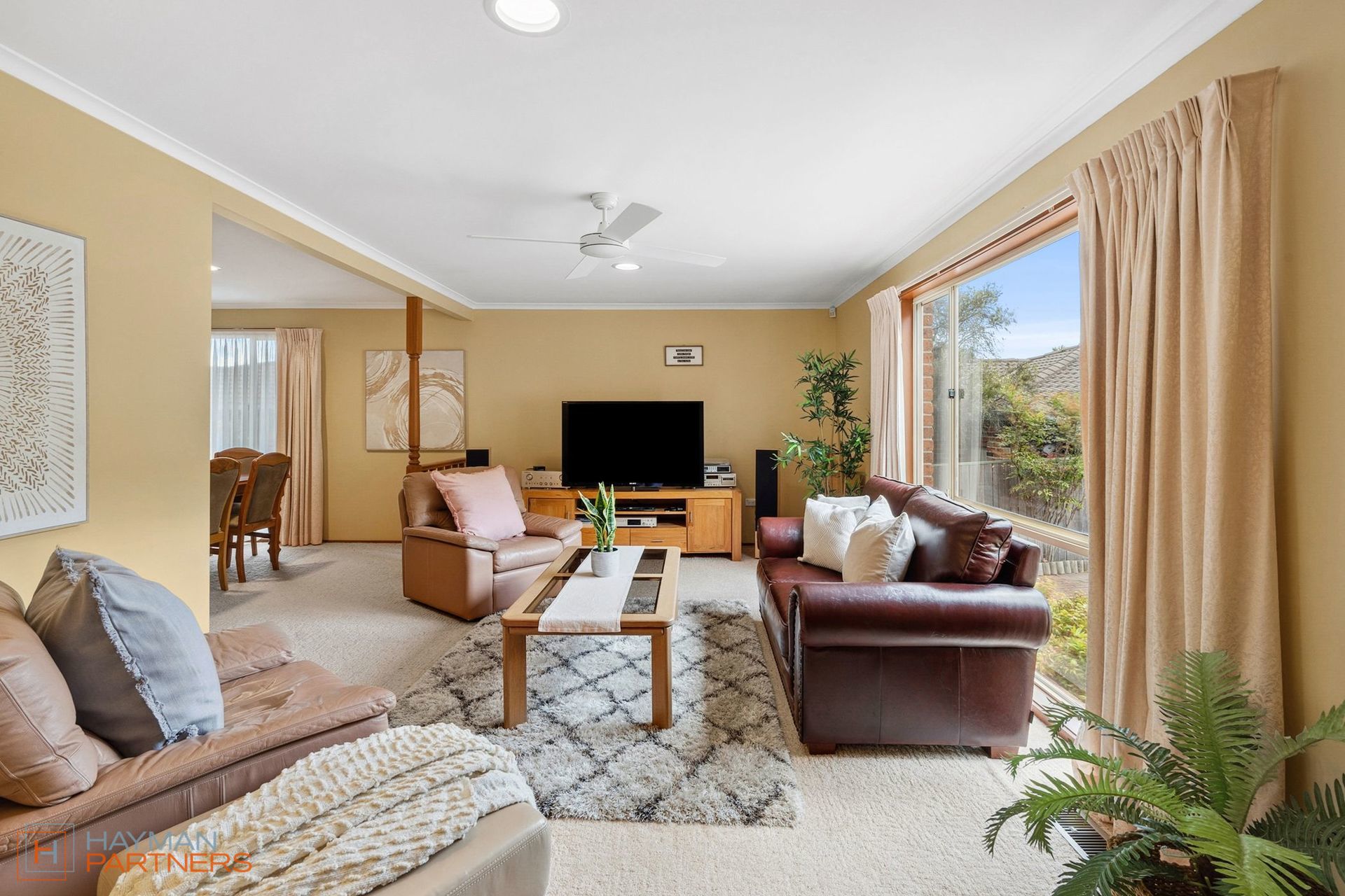 20 Corrigan Place, Isaacs ACT 2607, Isaacs - Thumbnail 2