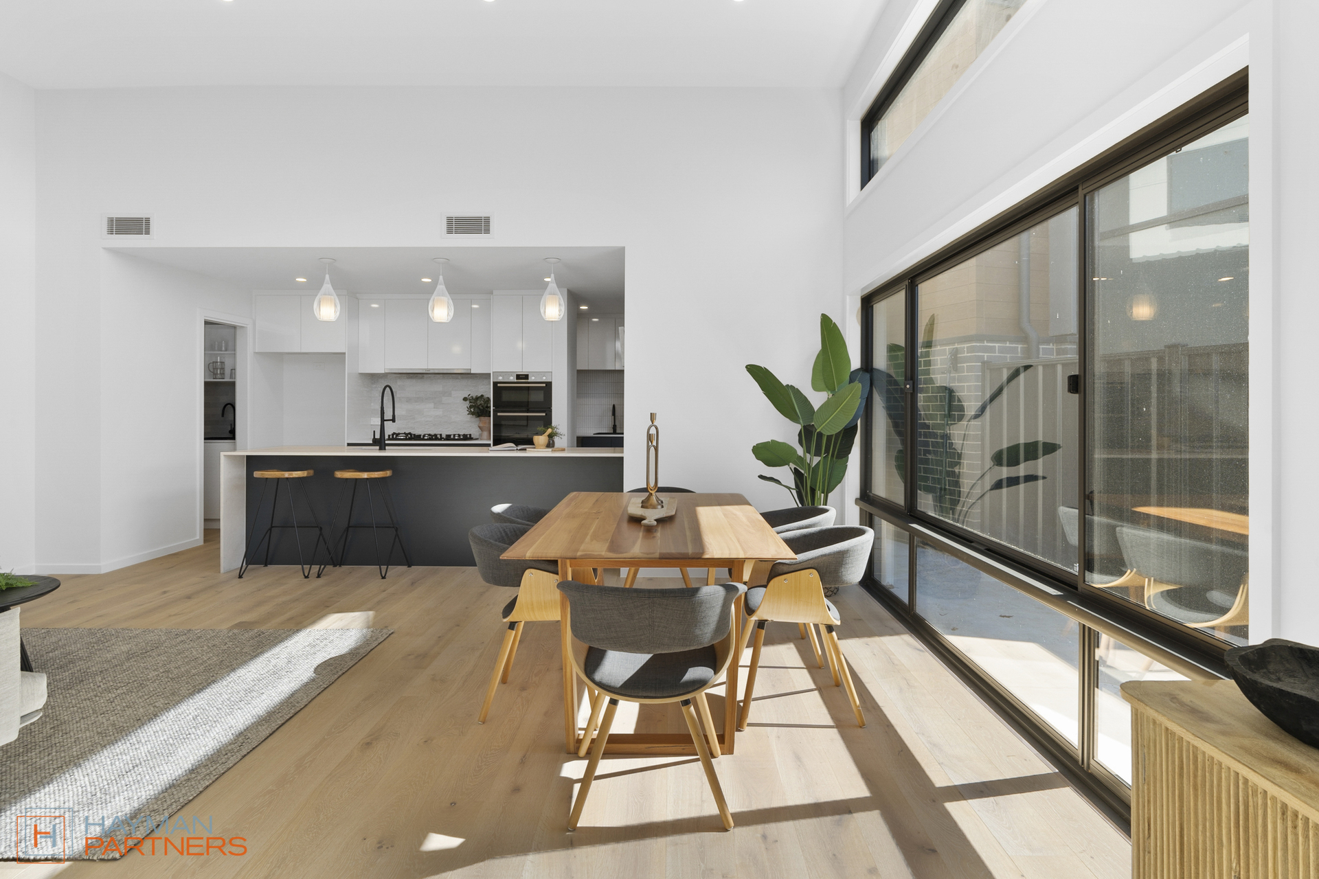 15B Reynolds Street, Curtin ACT 2605, Curtin - Thumbnail 2