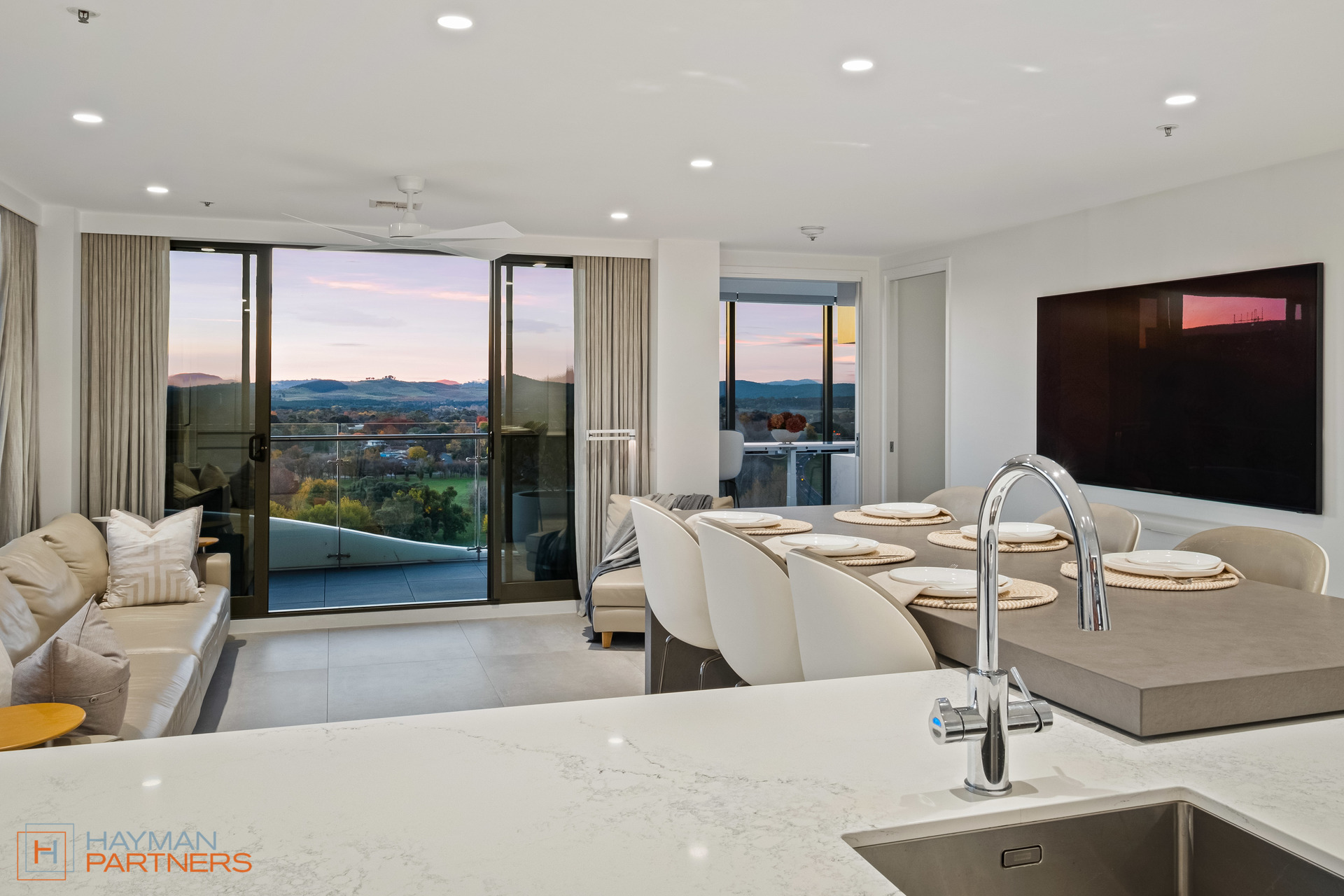 272/15 Irving Street, Phillip ACT 2606, Phillip - Thumbnail 2