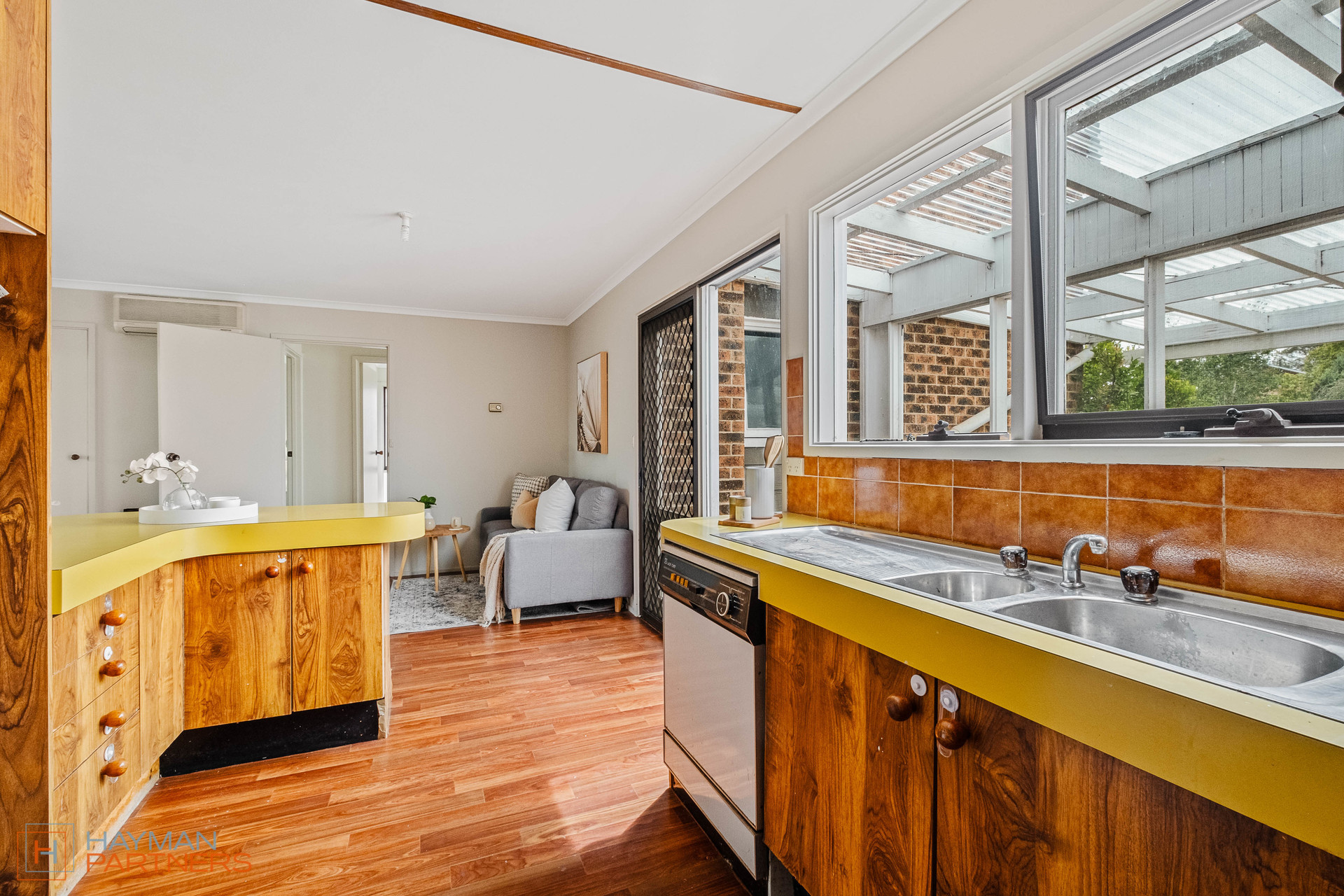 7 Riordan Street, Fadden ACT 2904, Fadden - Thumbnail 4