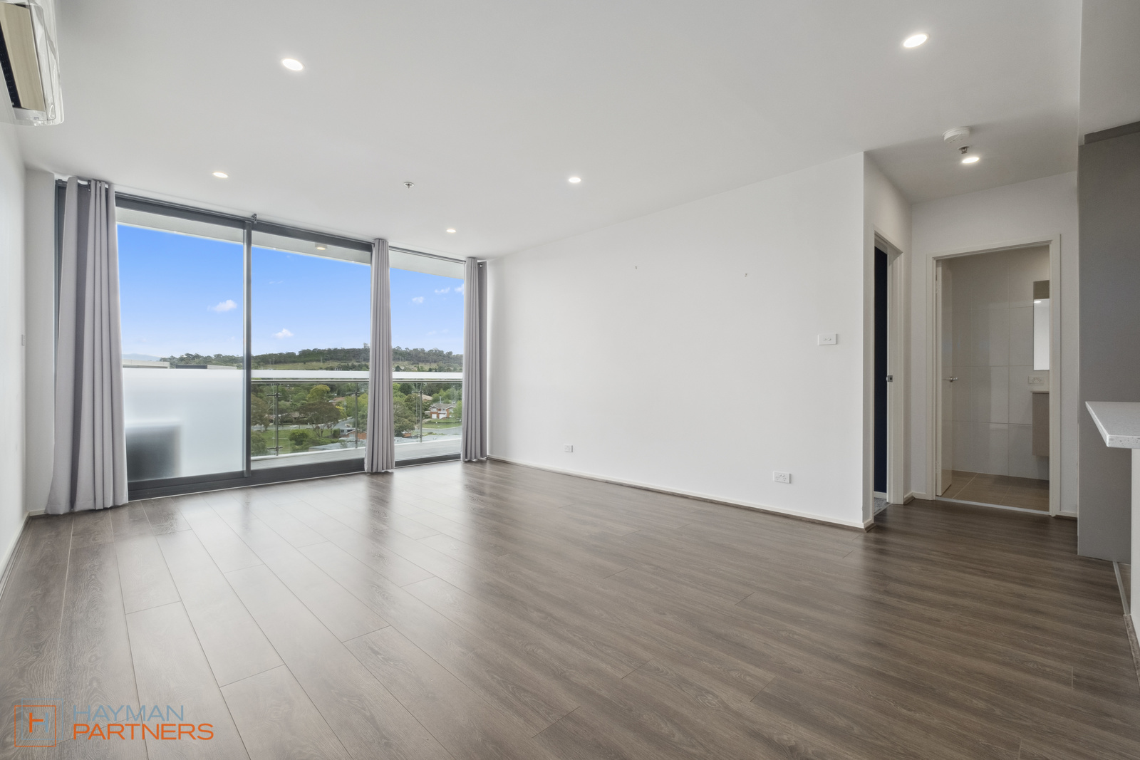 96/7 Irving Street, Phillip ACT 2606, Phillip - Thumbnail 2