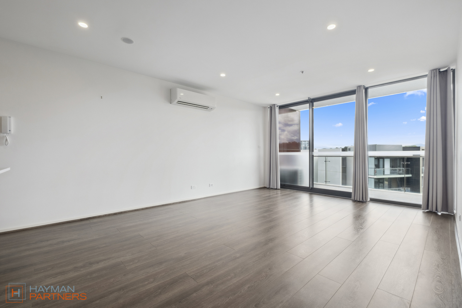 96/7 Irving Street, Phillip ACT 2606, Phillip - Thumbnail 3