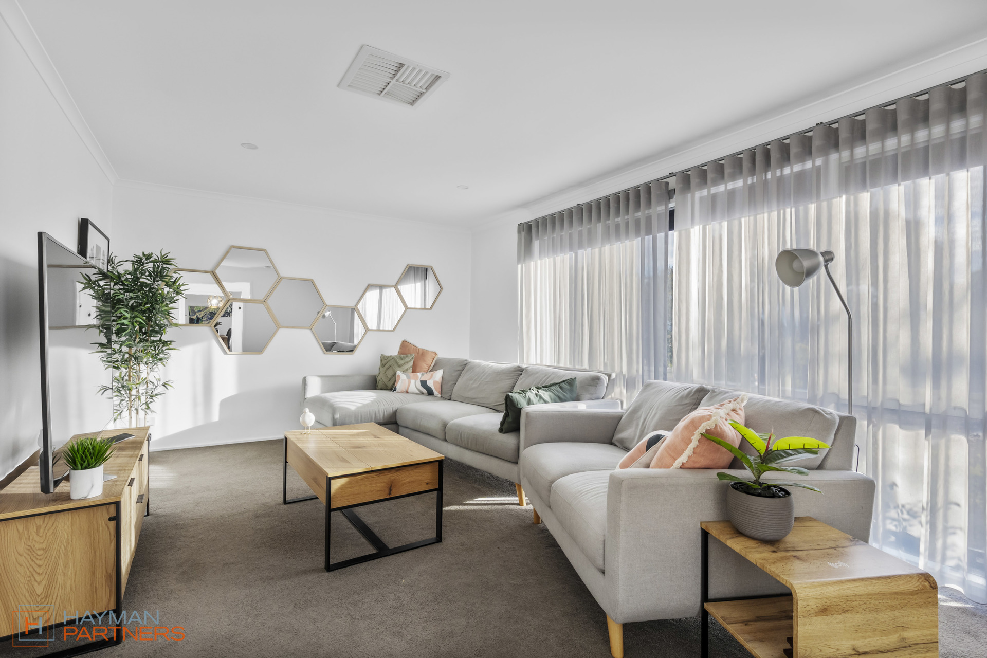 16 Riordan Street, Fadden ACT 2904, Fadden - Thumbnail 4