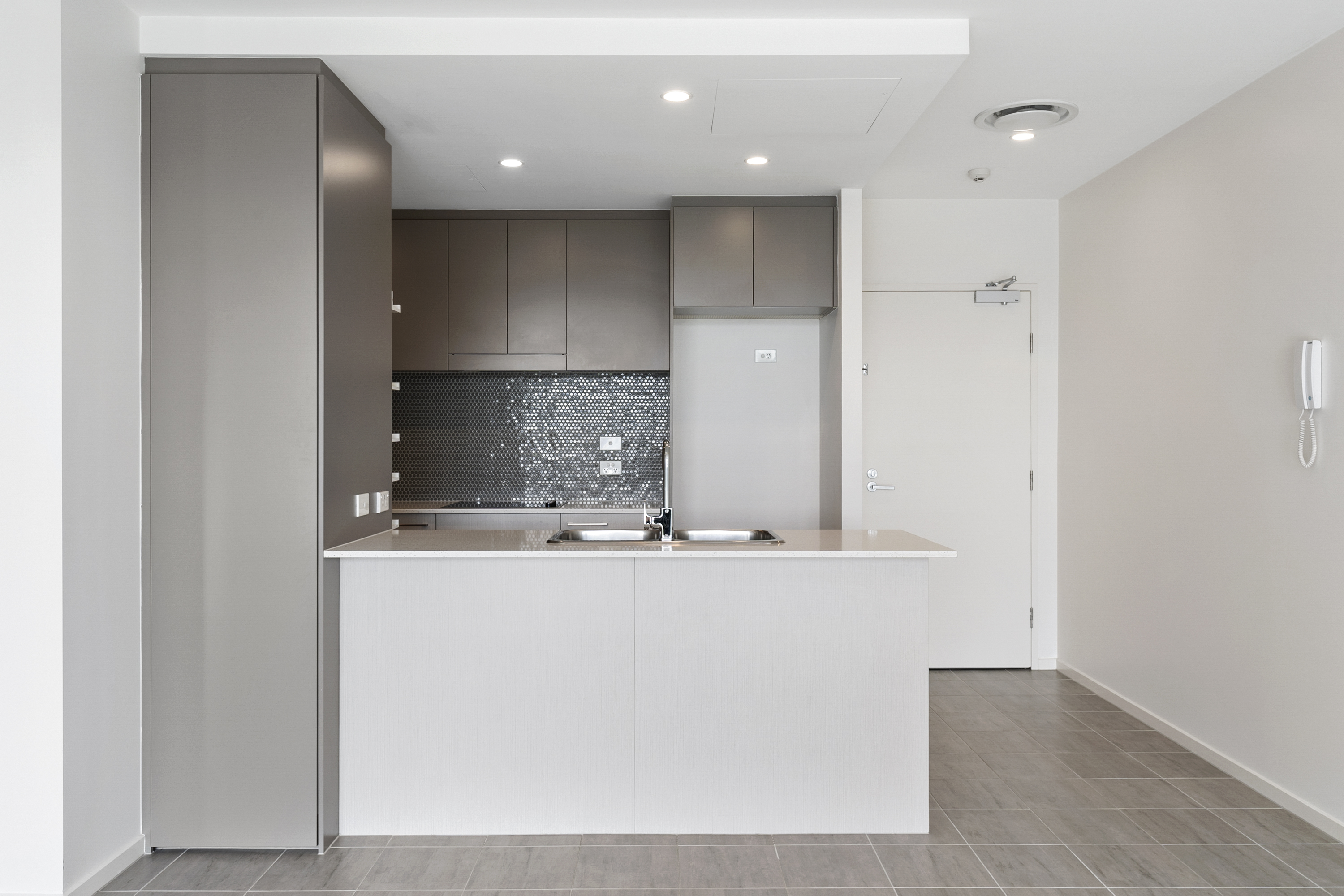 296/7 Irving Street, Phillip ACT 2606, Phillip - Thumbnail 3