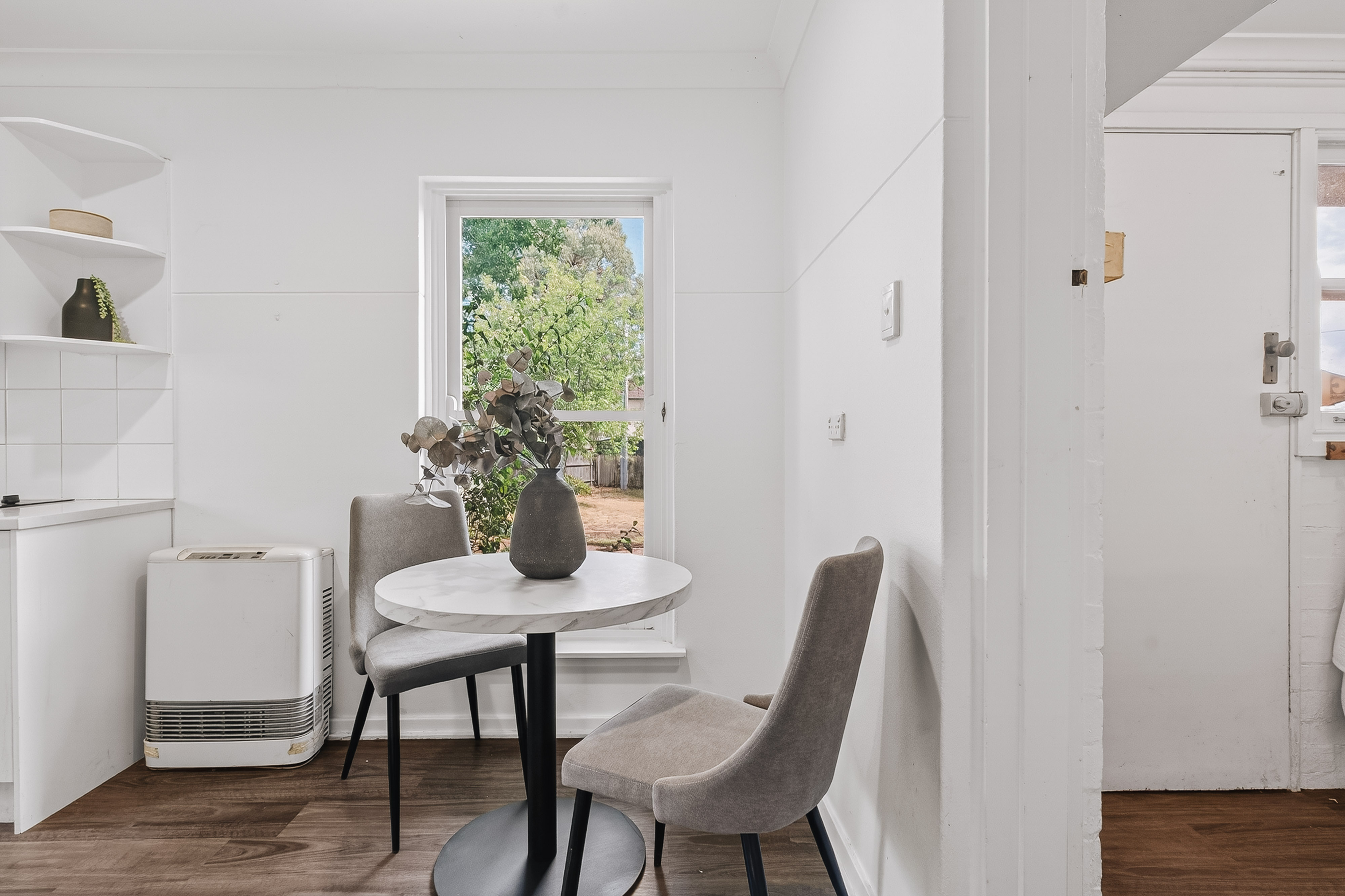 136 Strickland Crescent, Deakin ACT 2600, Deakin - Thumbnail 5