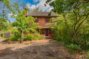 Preview image for 136 Strickland Crescent, Deakin, ACT 2600
