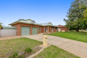 Preview image for 40 Lamilla Street, Glenfield Park, NSW 2650