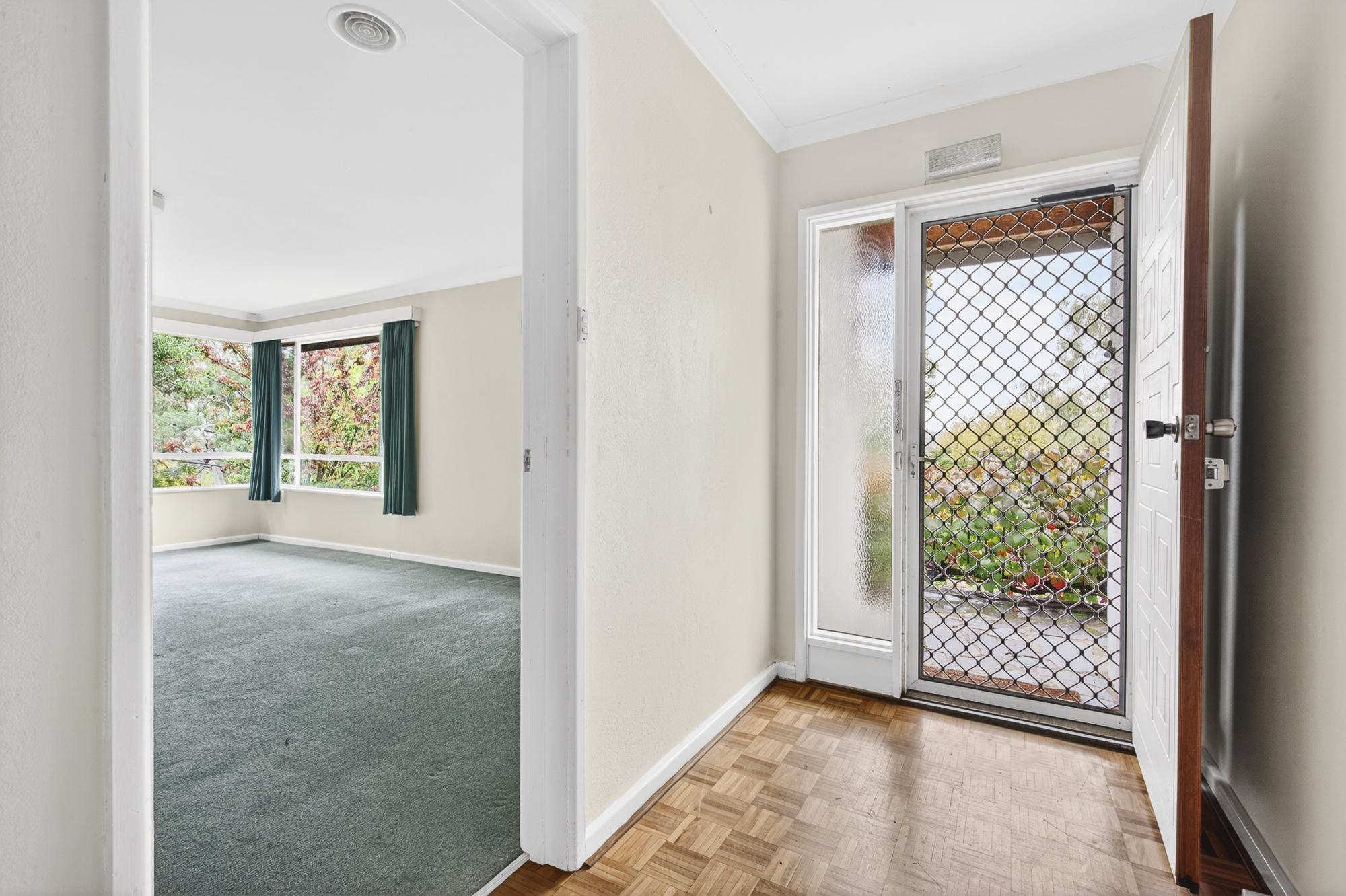 52 Munro Street, Curtin ACT 2605, Curtin - Thumbnail 6