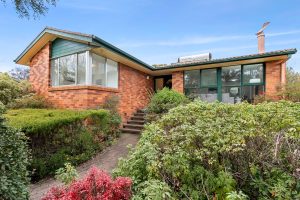 22 Glynn Place, Hughes, ACT 2605