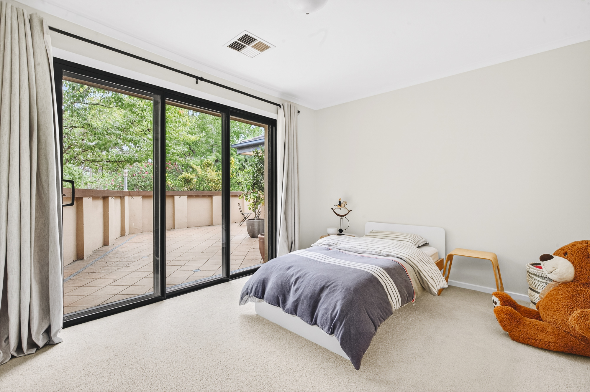 135 Namatjira Drive, Fisher ACT 2611, Fisher - Thumbnail 8